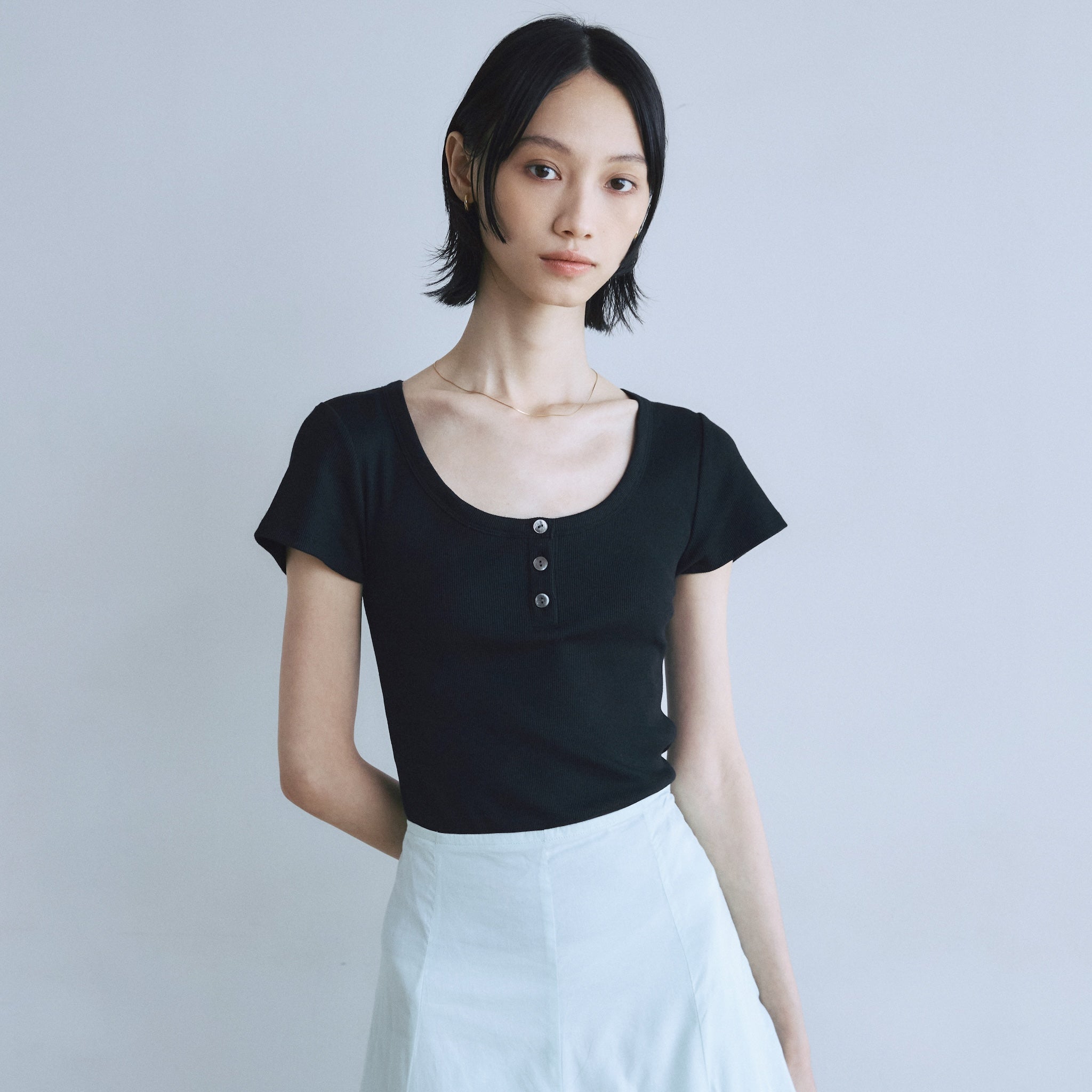 Henley neck half sleeve top