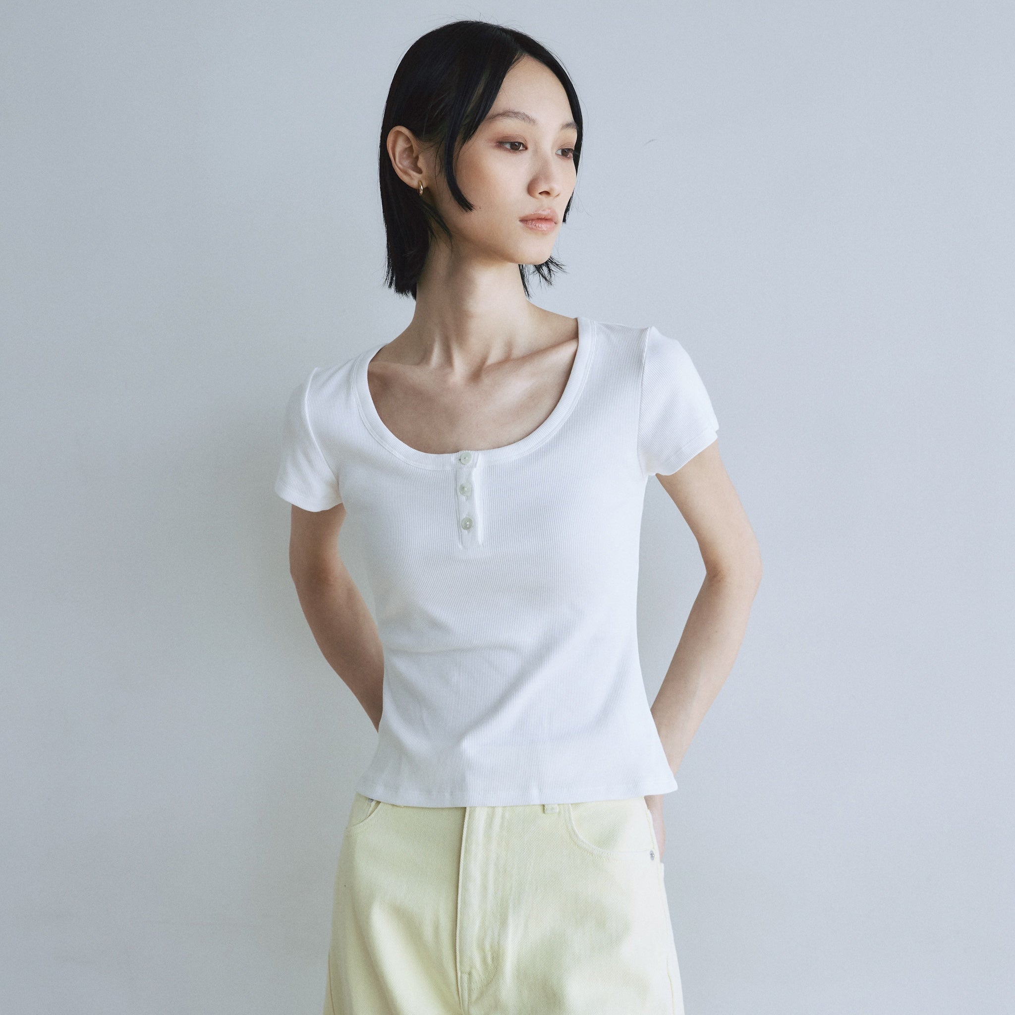 Henley neck half sleeve top