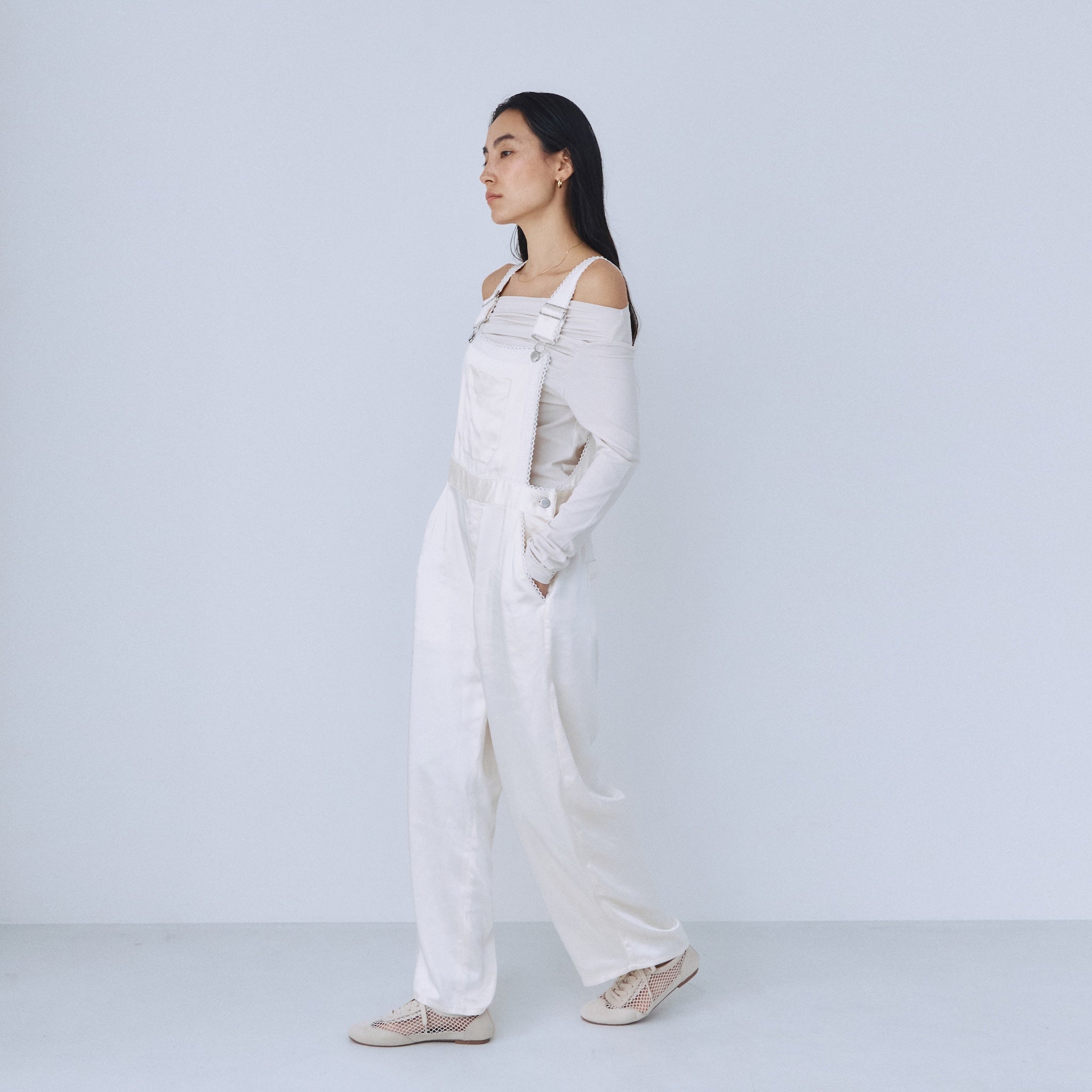 バレルレッグサテンサロペット