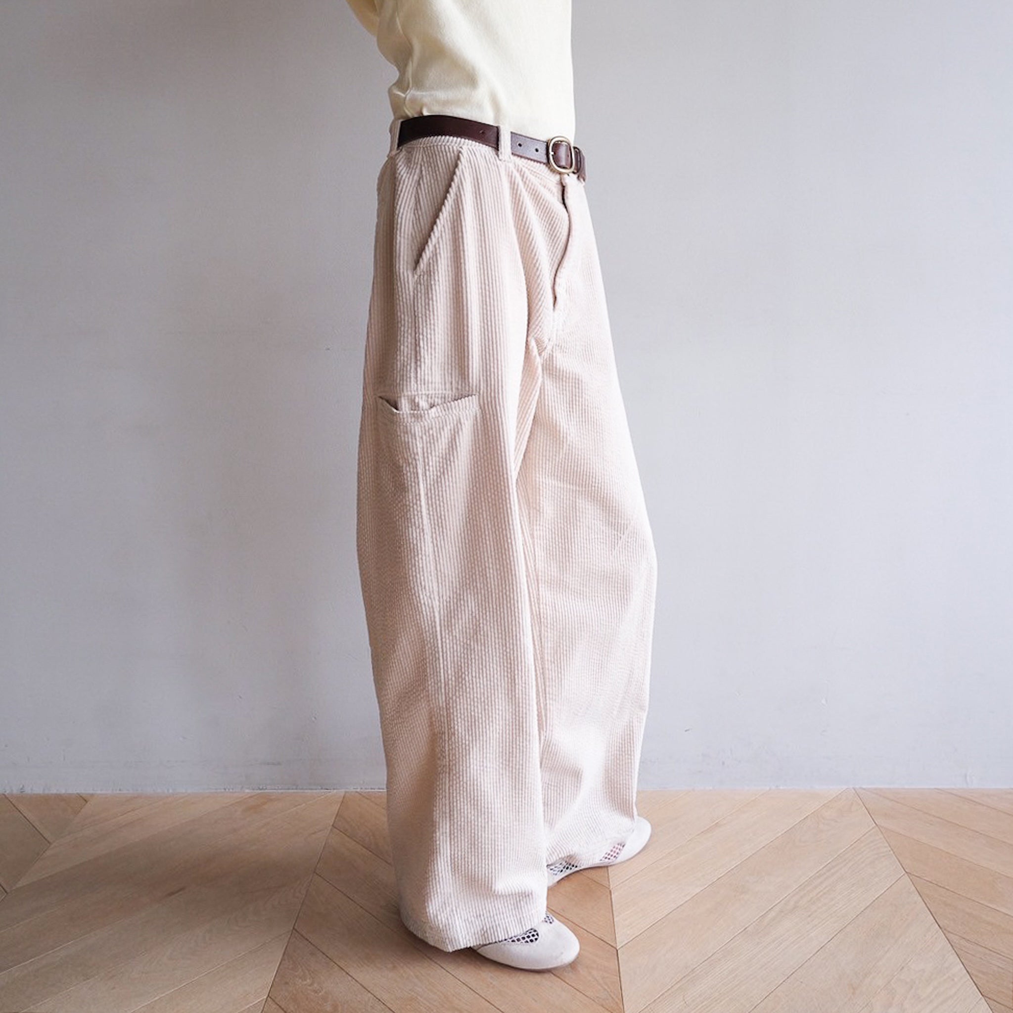 Leg pocket corduroy pants