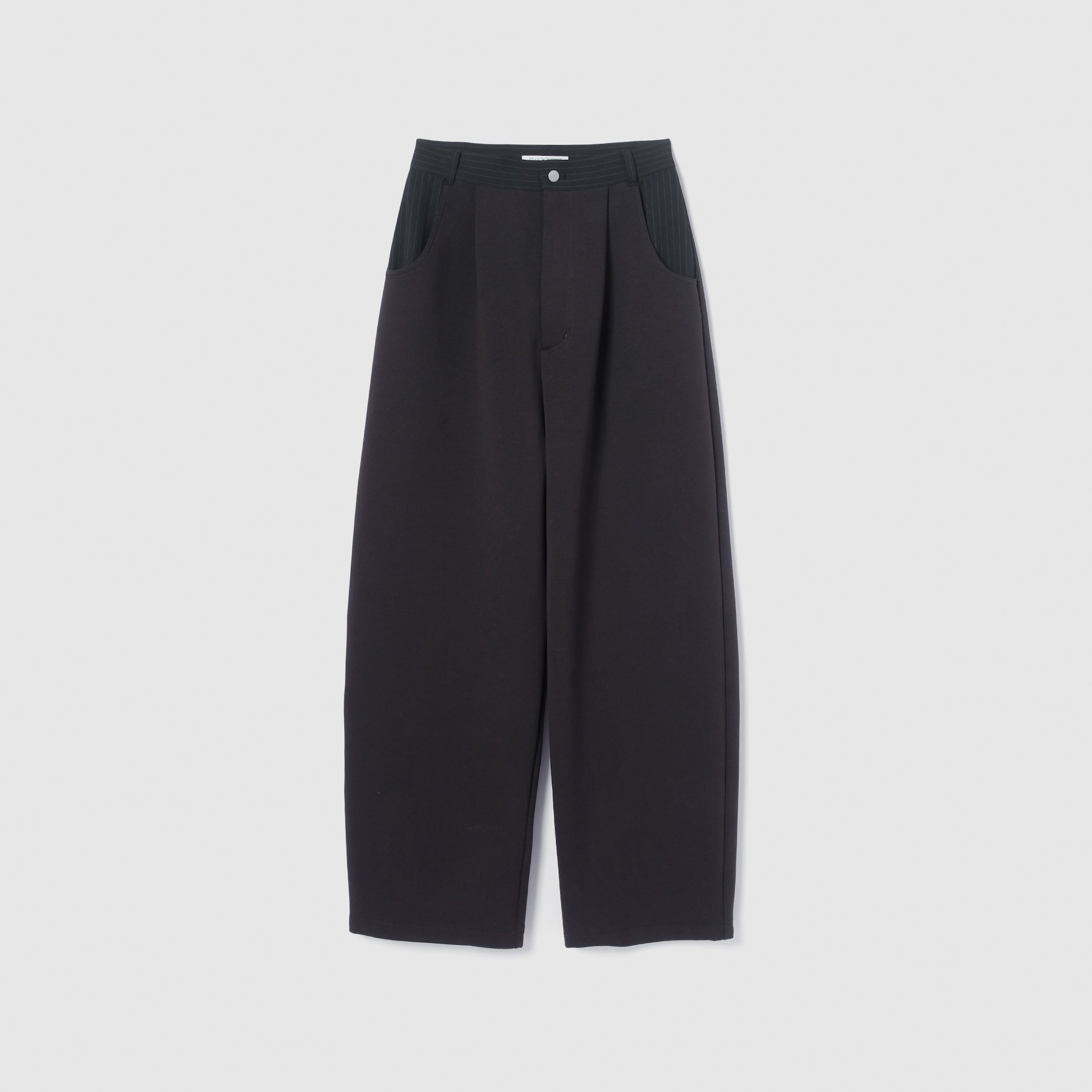 Switching cardboard tuck pants