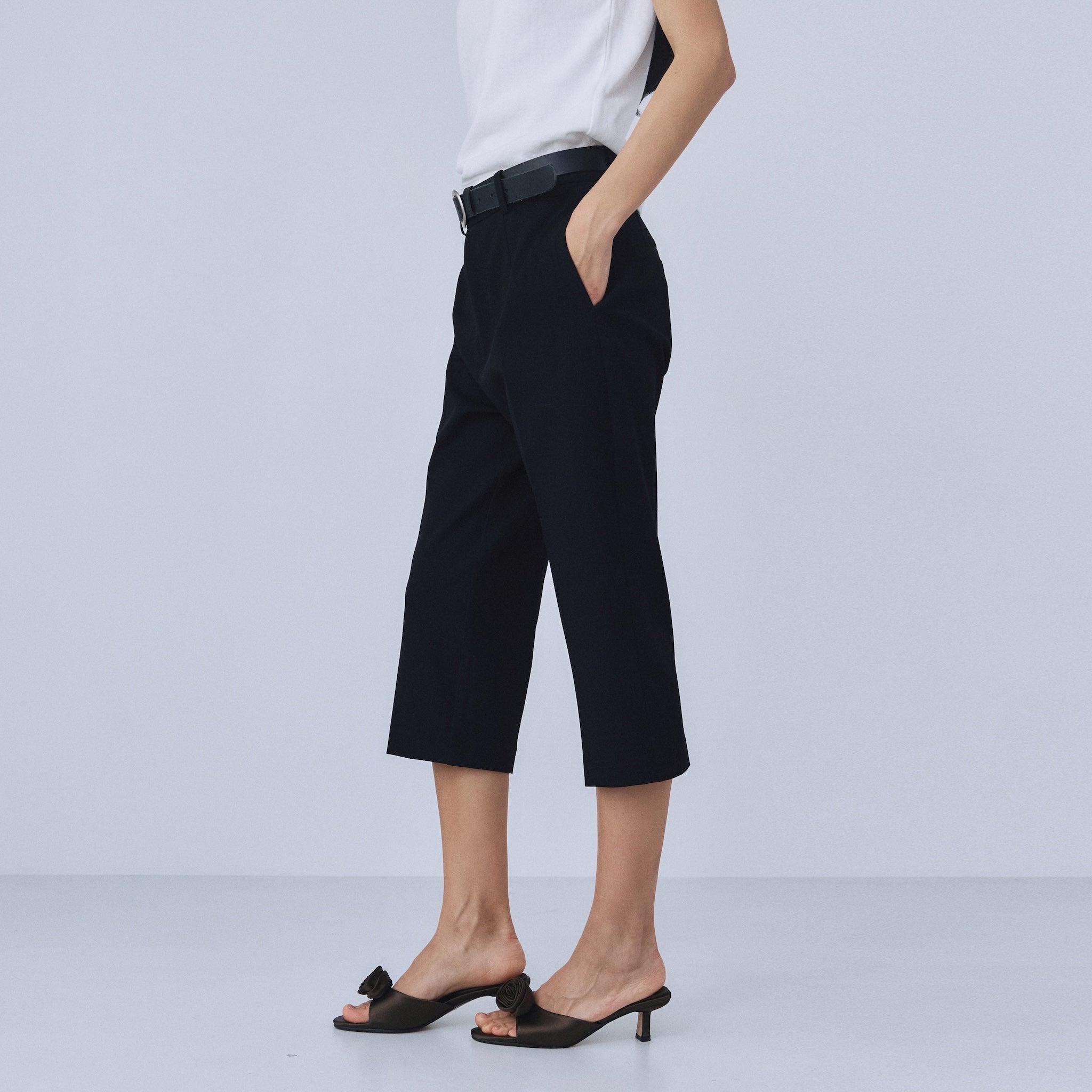 HALFカットスラックス