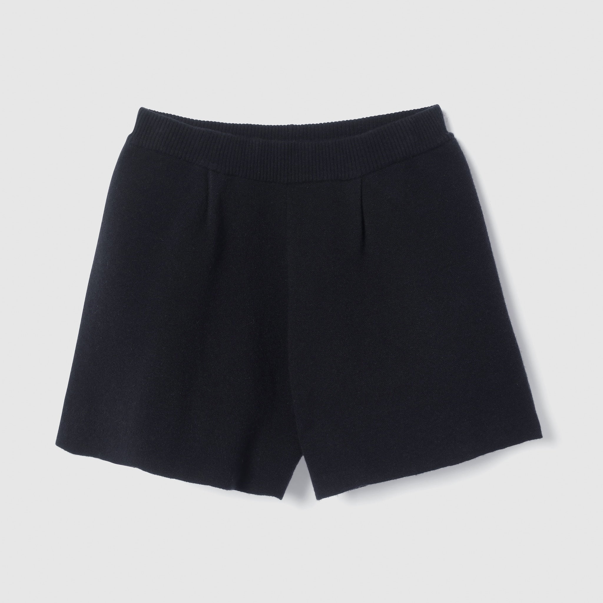 Smooth Jacquard Tuck Shorts