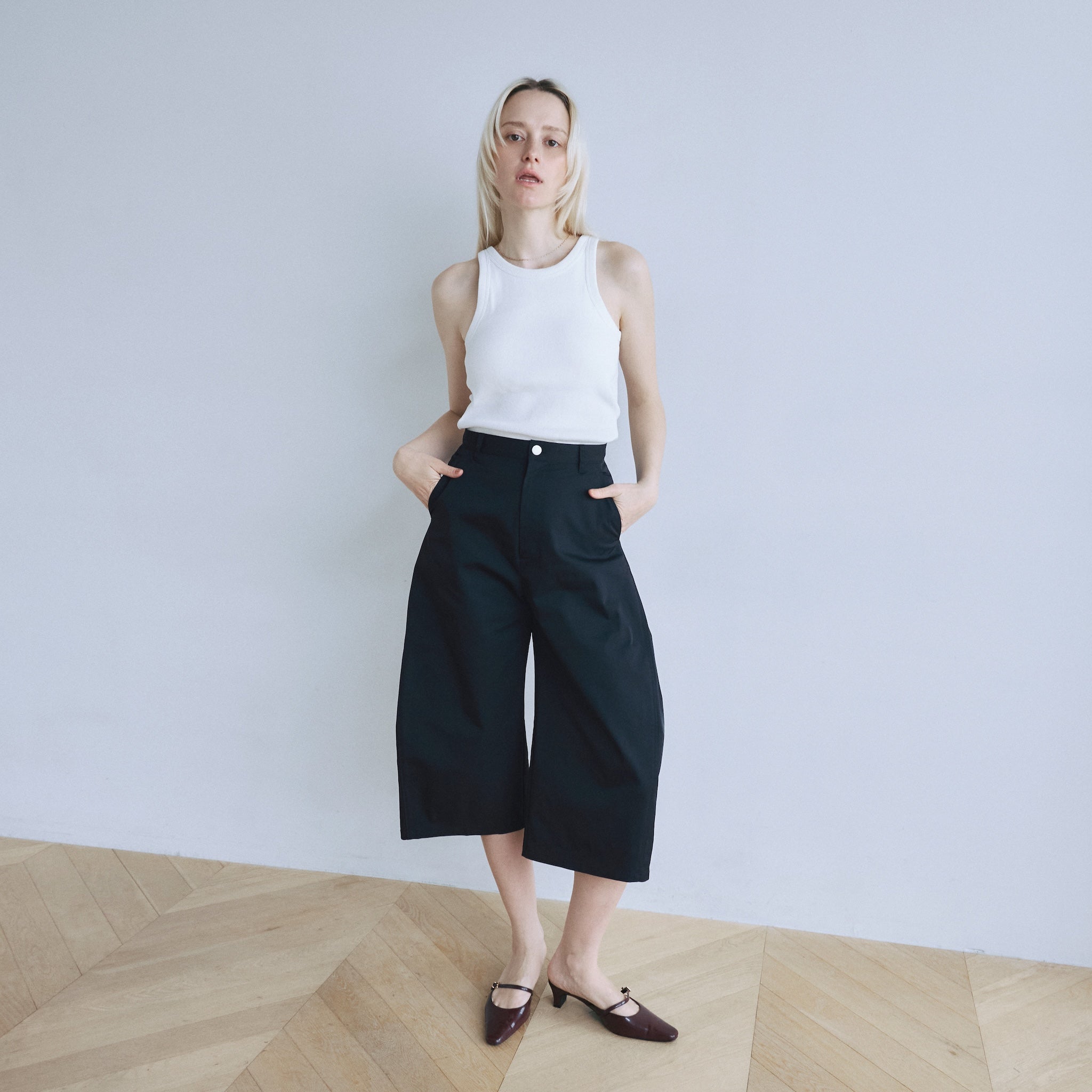 Side-Tuck Cropped Cocoon Pants