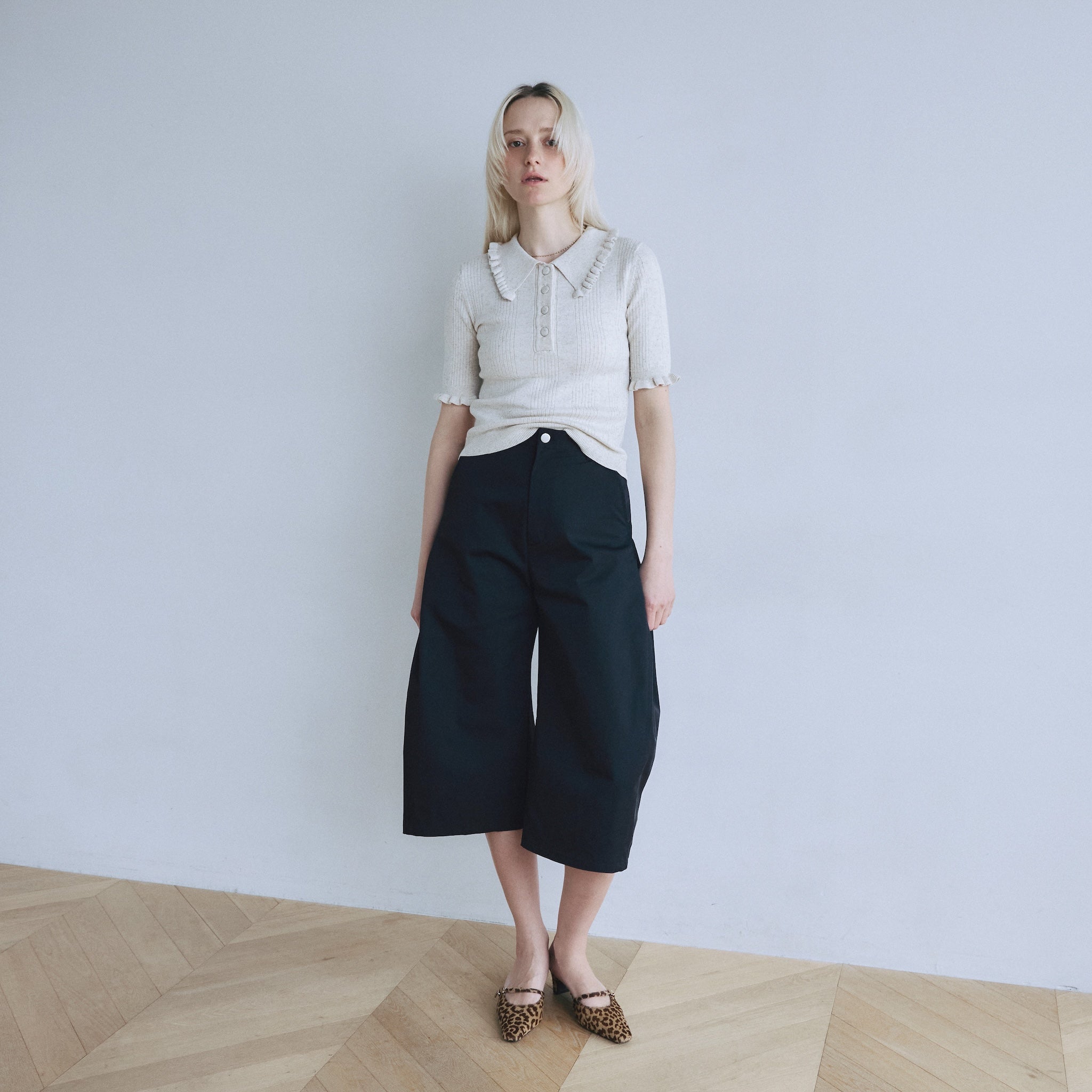 Side-Tuck Cropped Cocoon Pants