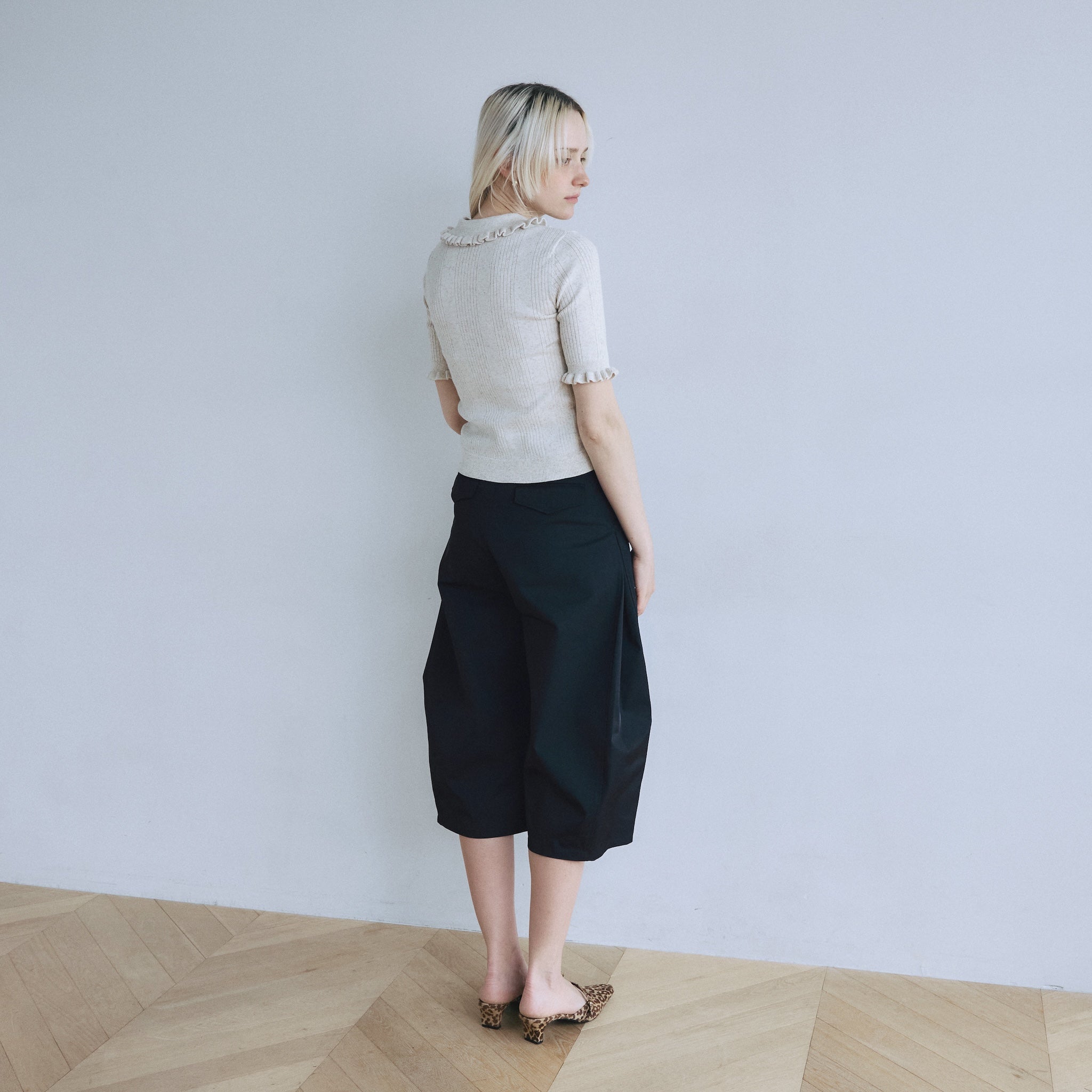 Side-Tuck Cropped Cocoon Pants