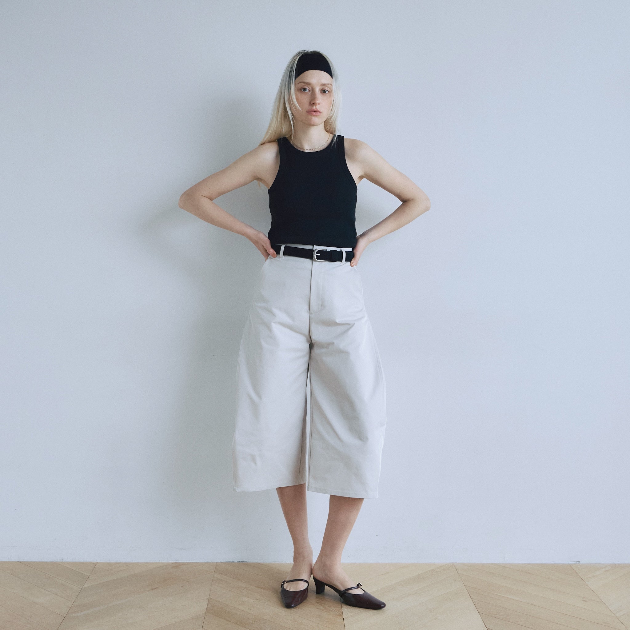 Side-Tuck Cropped Cocoon Pants