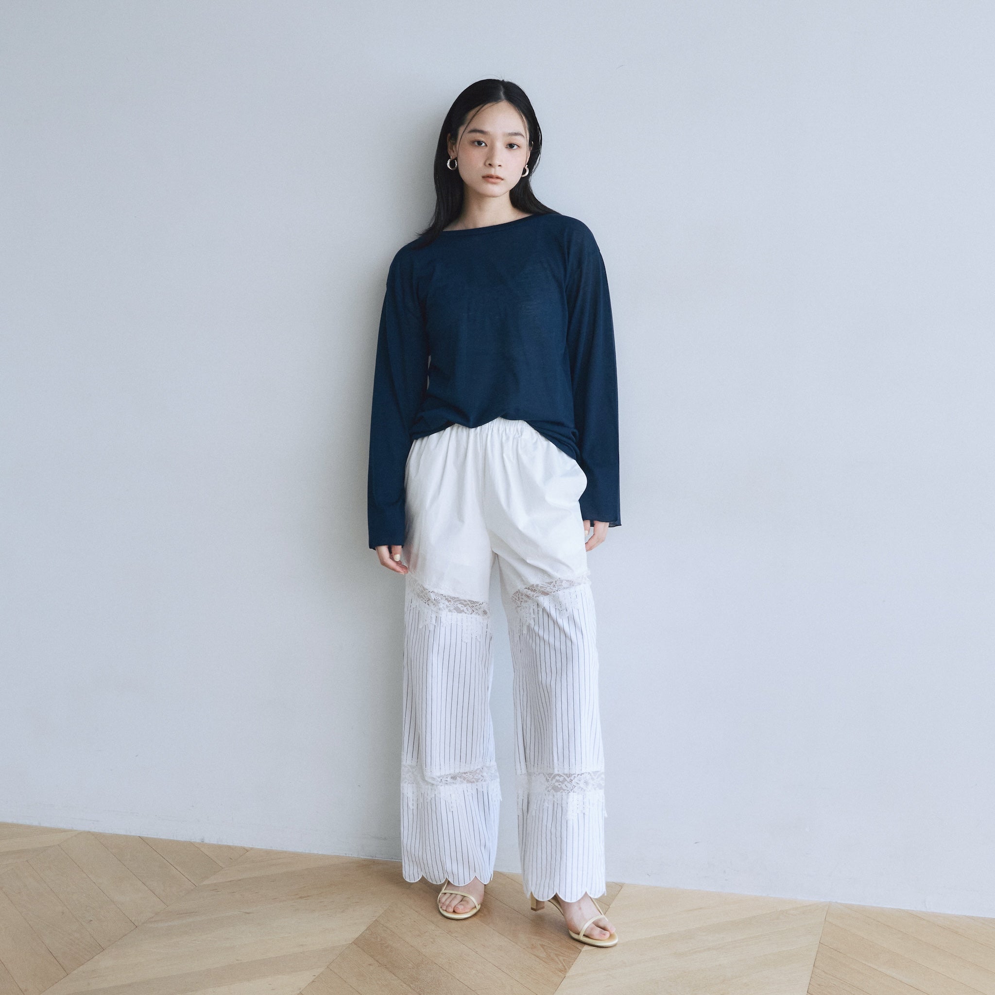 Lace docking scallop relax pants