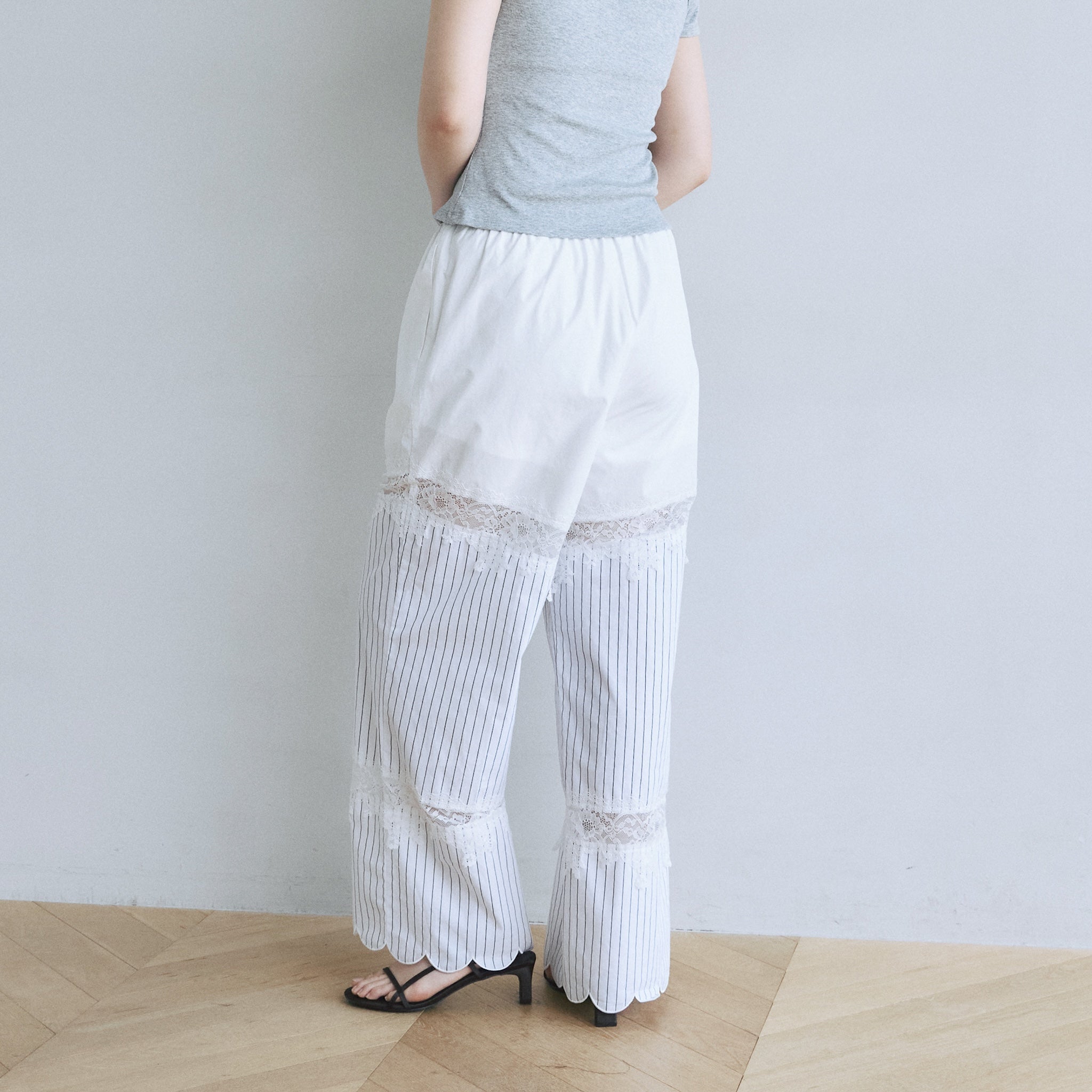 Lace docking scallop relax pants