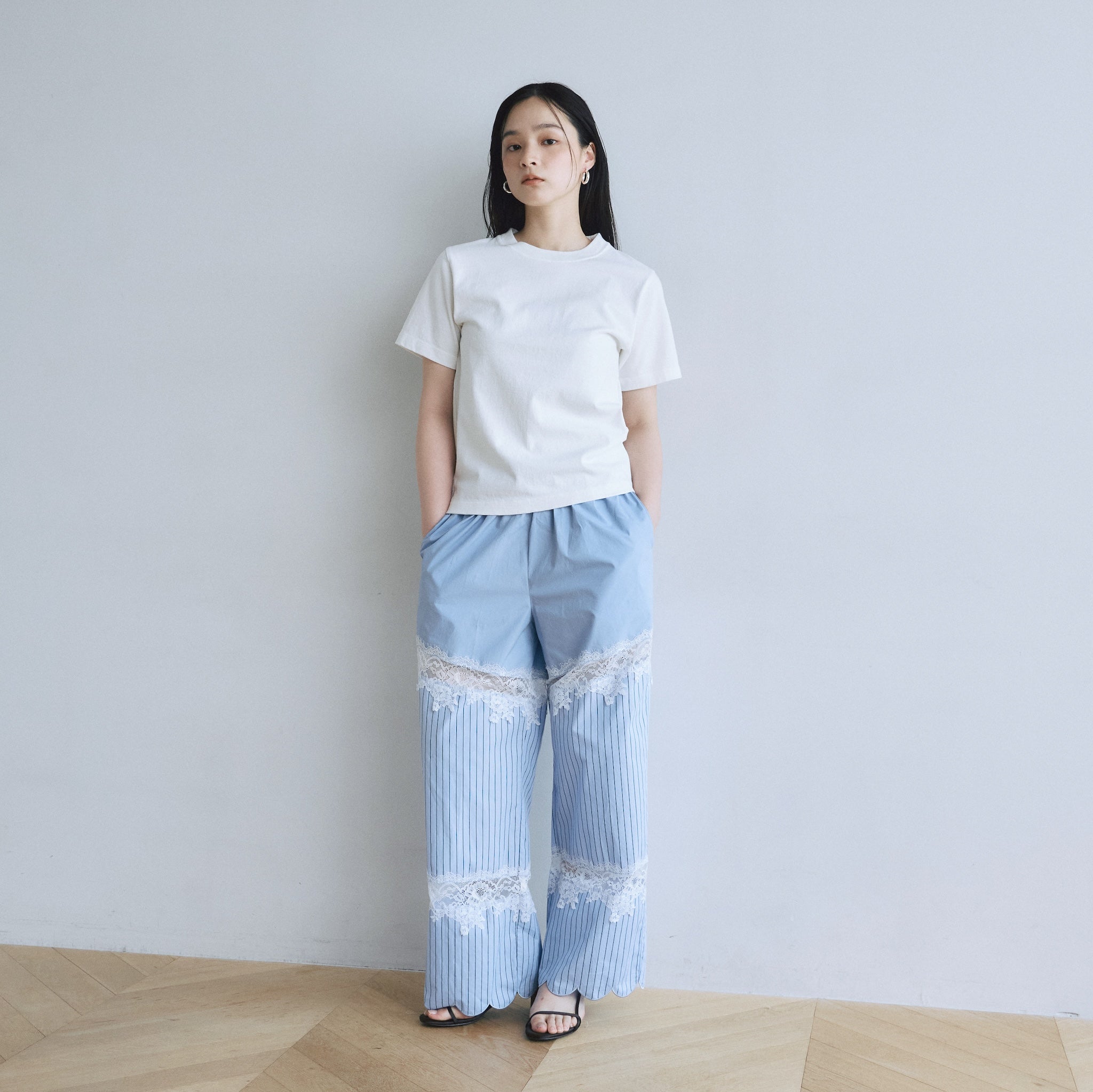 Lace docking scallop relax pants