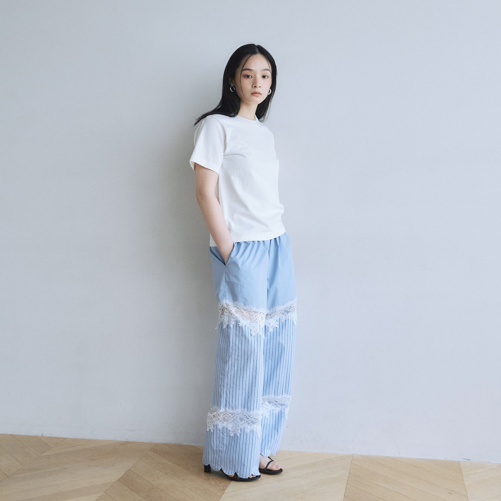 Lace docking scallop relax pants