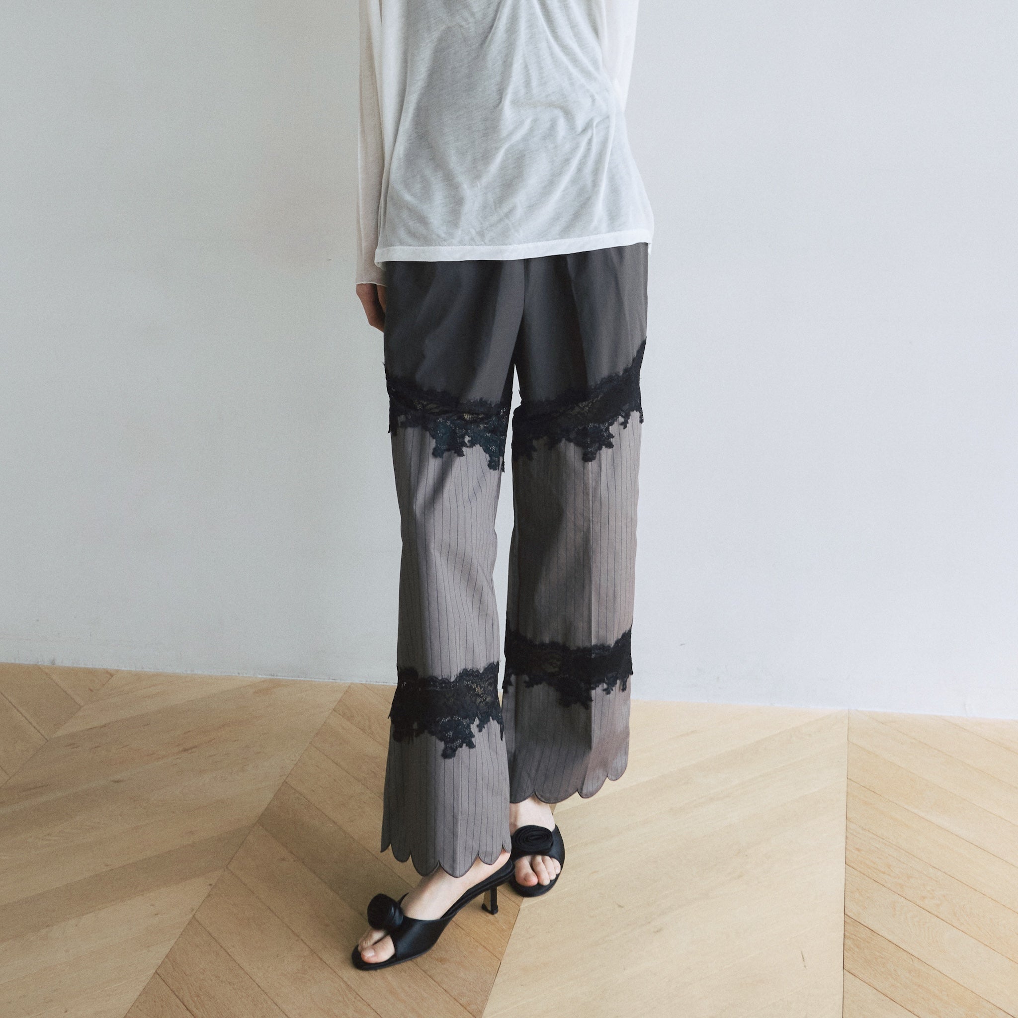 Lace docking scallop relax pants