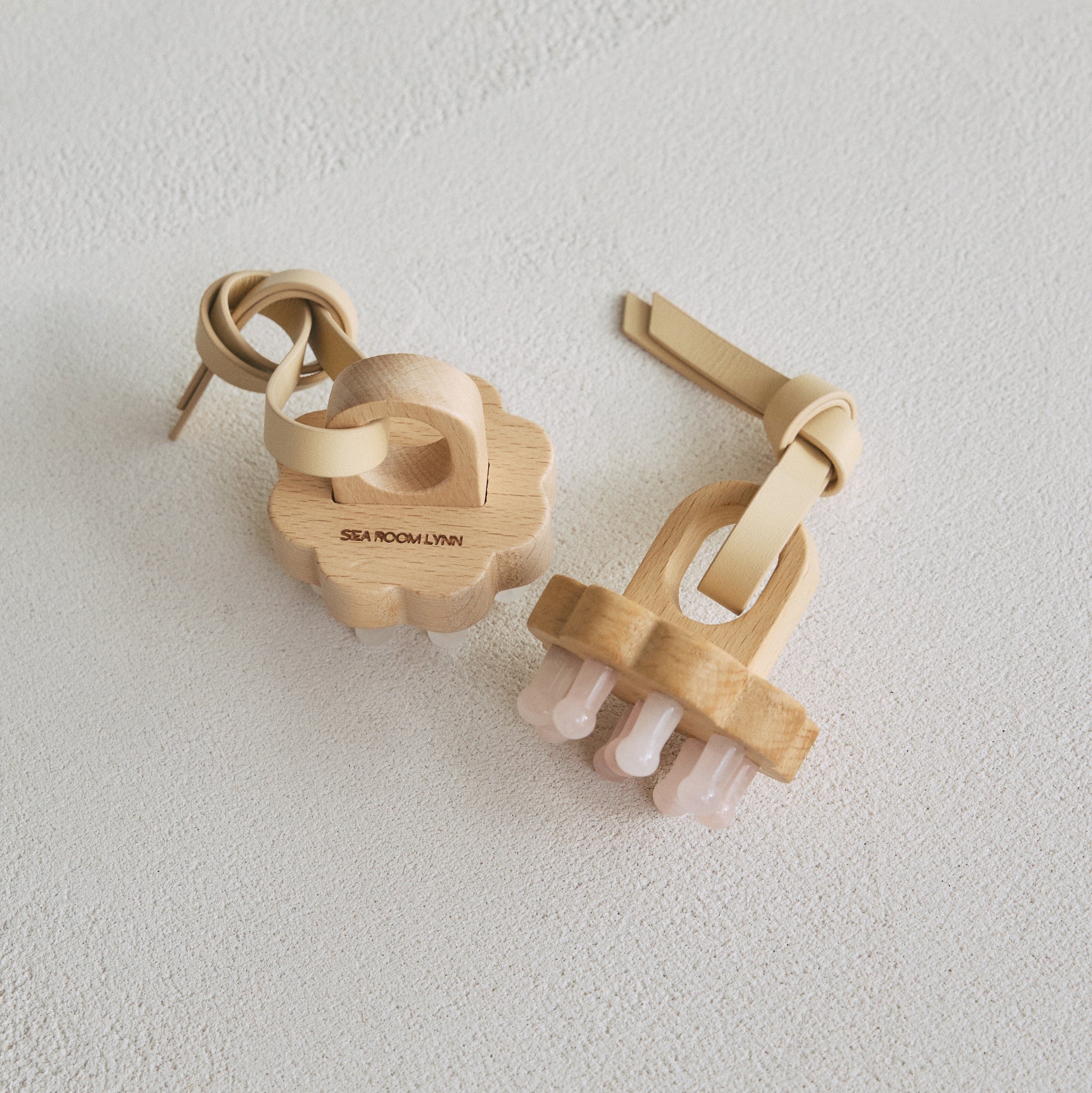 STONE KASSA FLOWER CHARM
