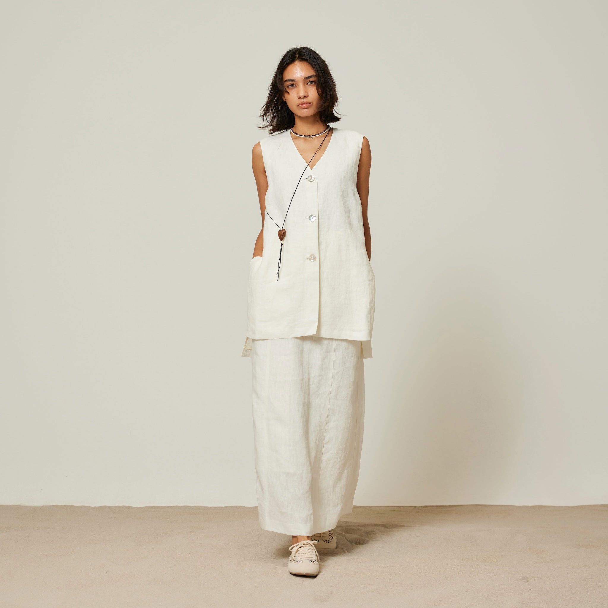 Sandyfeet x SRL LINEN over vest