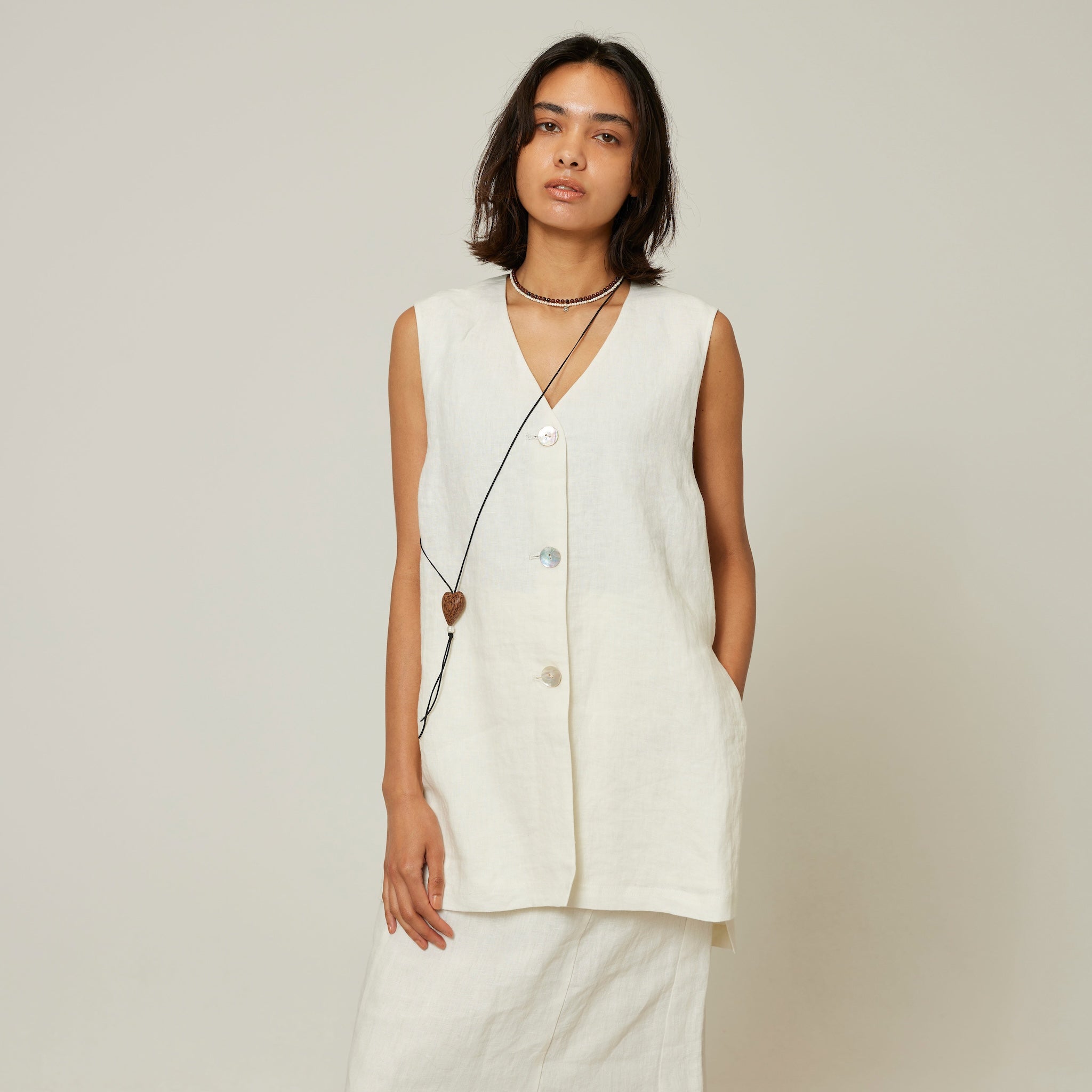 Sandyfeet x SRL LINEN over vest