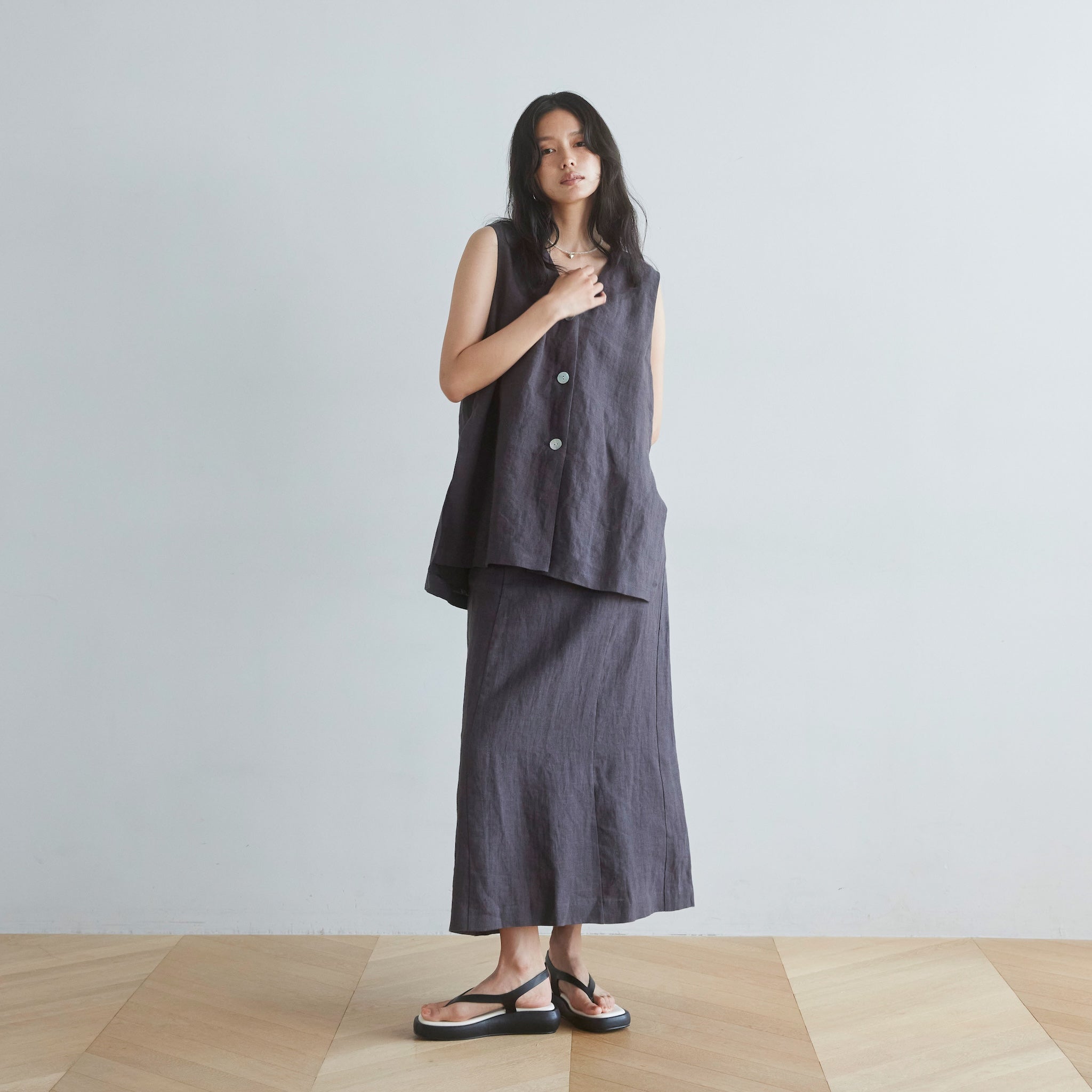 Sandyfeet x SRL LINEN over vest