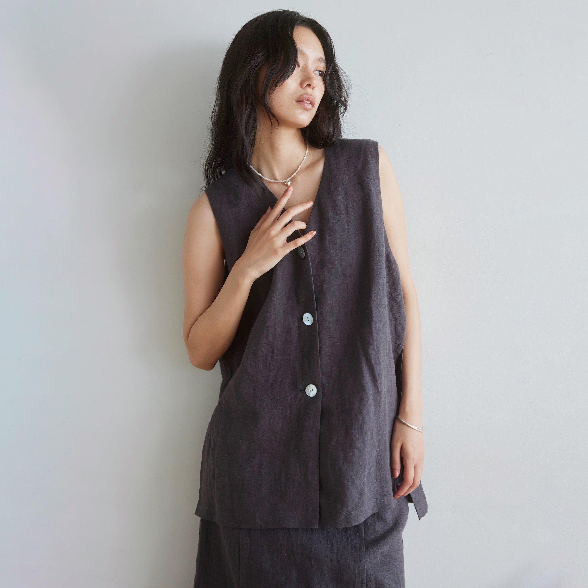 Sandyfeet x SRL LINEN over vest