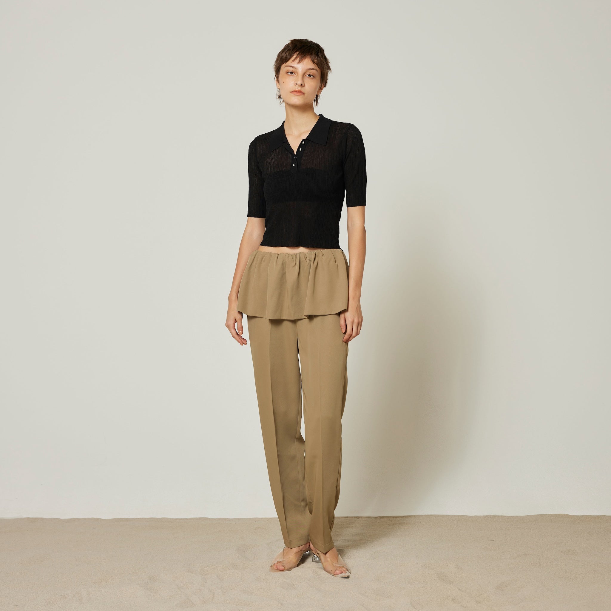 ペプラムRelaxテーパードパンツ