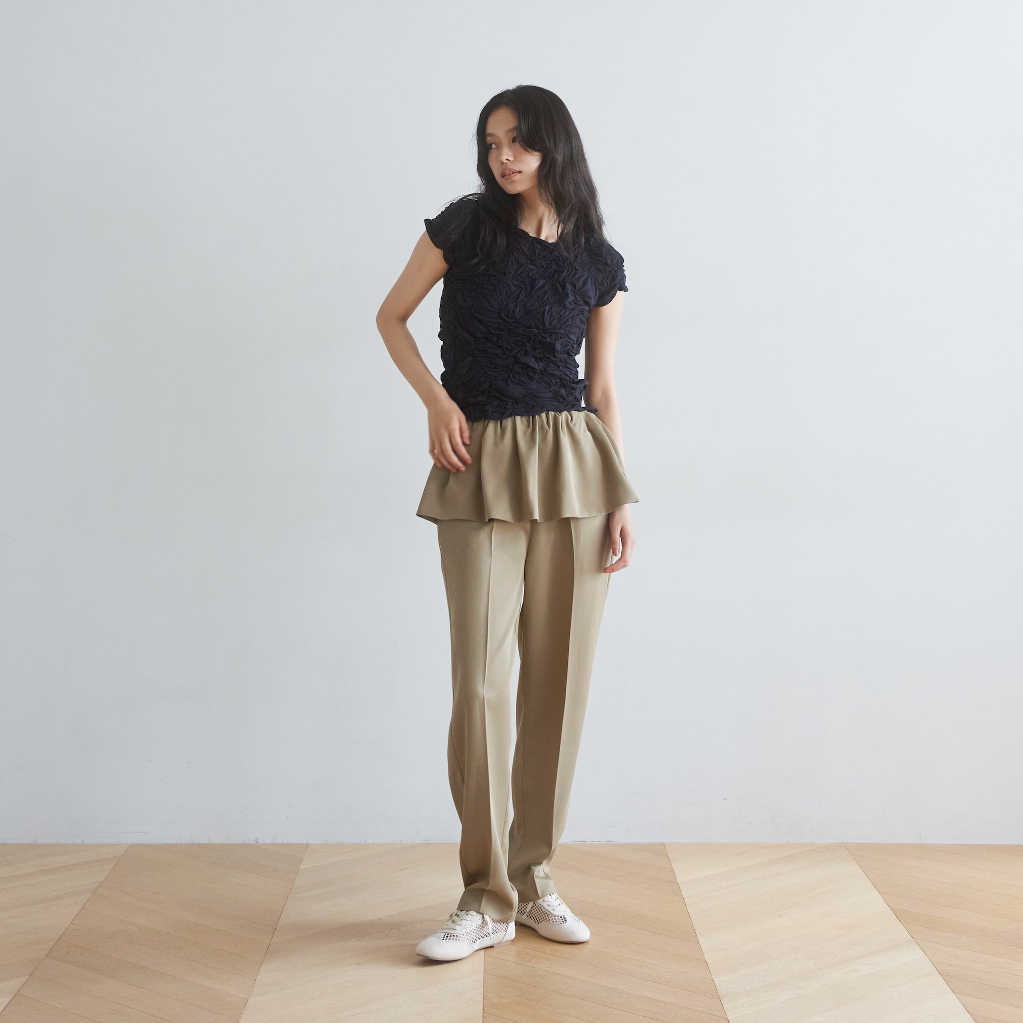 ペプラムRelaxテーパードパンツ