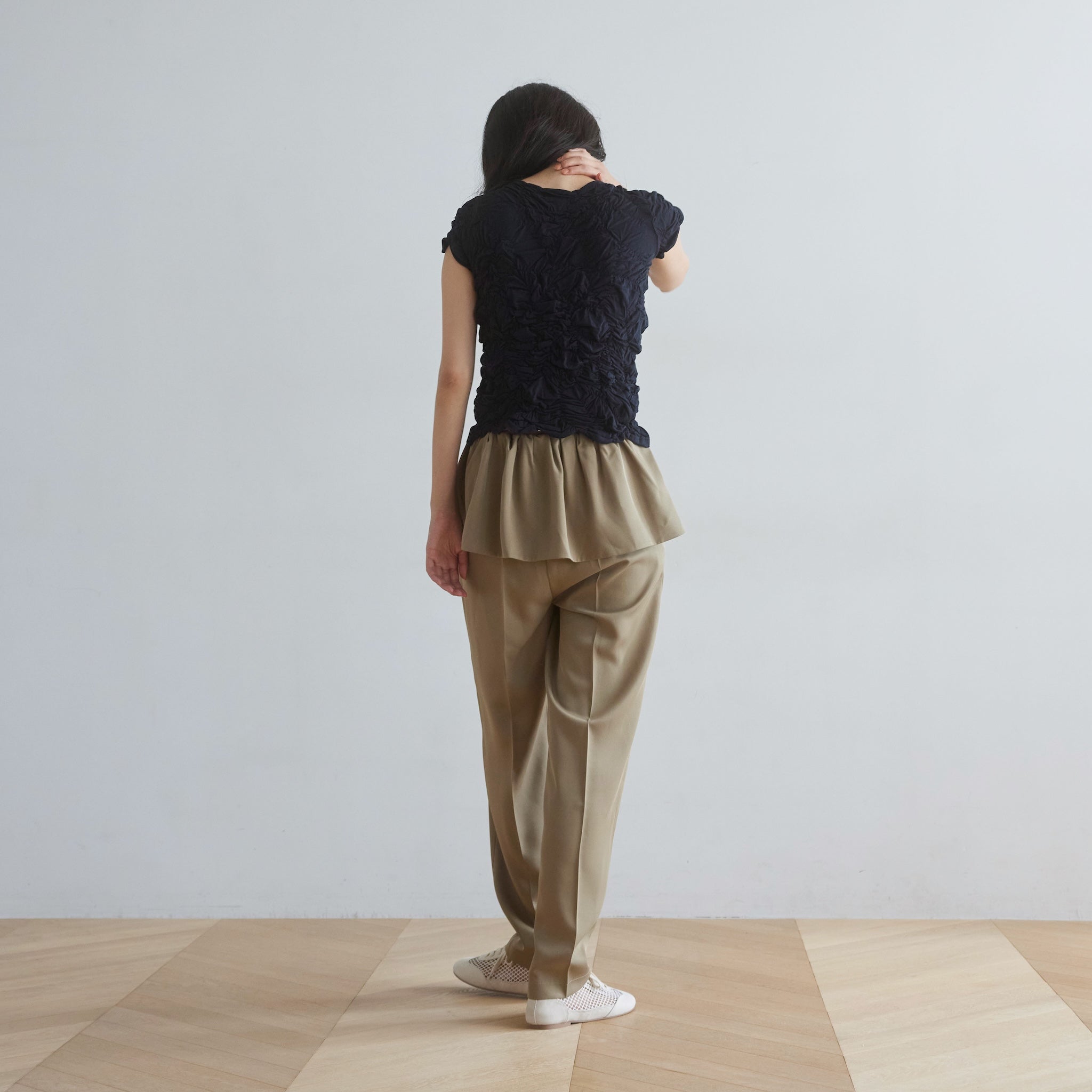ペプラムRelaxテーパードパンツ