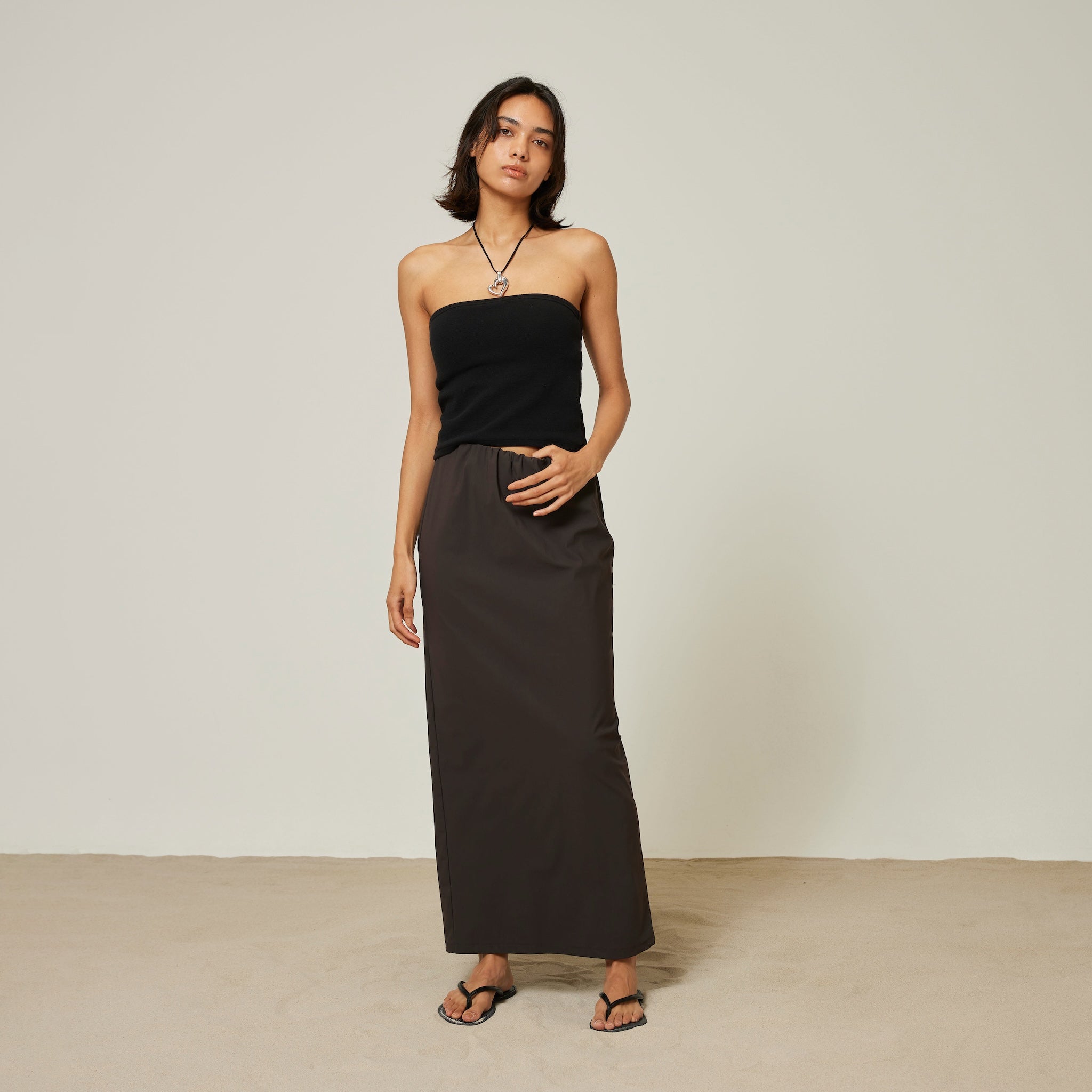 Stretch tight eyeline skirt