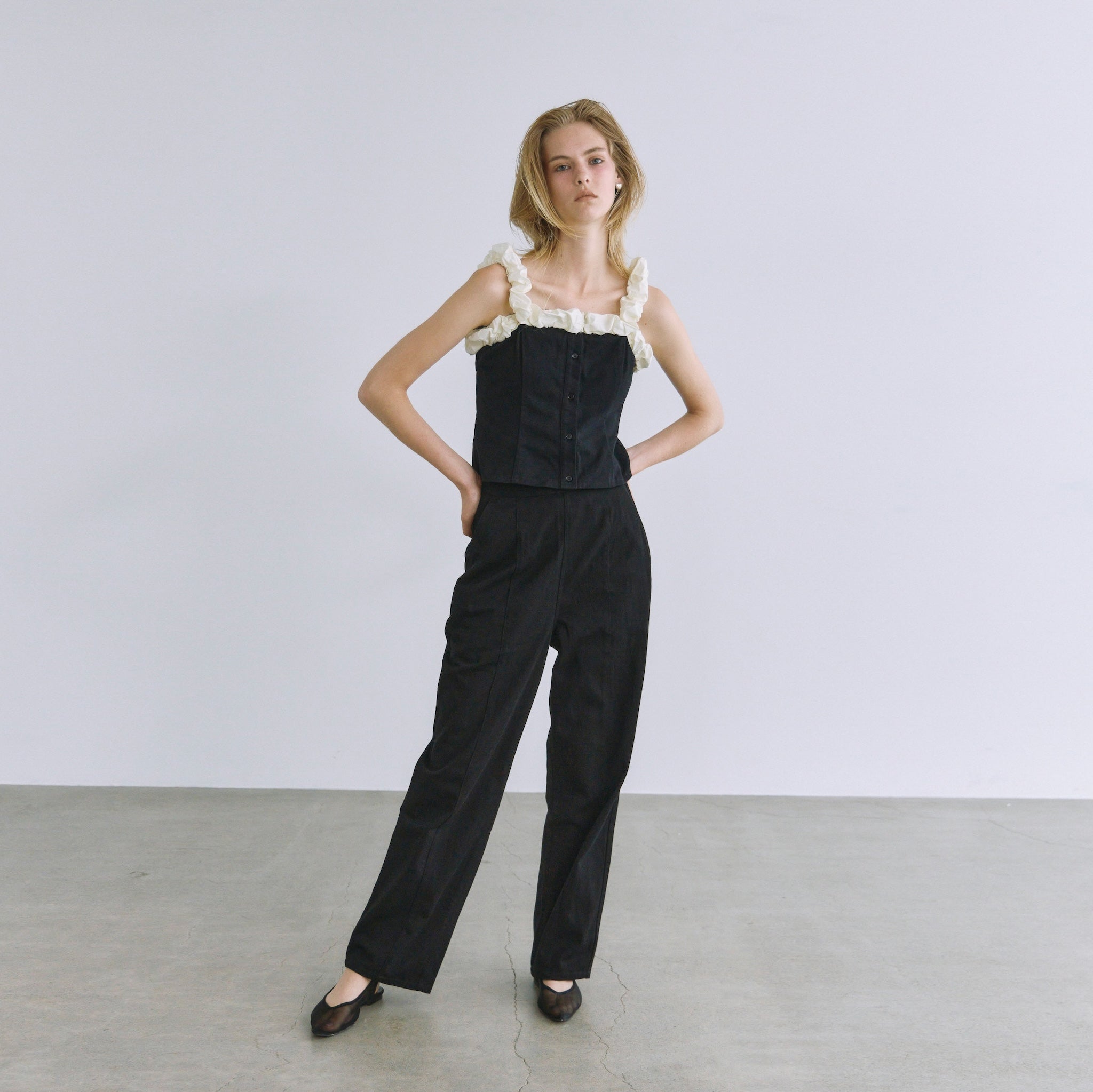 Center seam tapered pants
