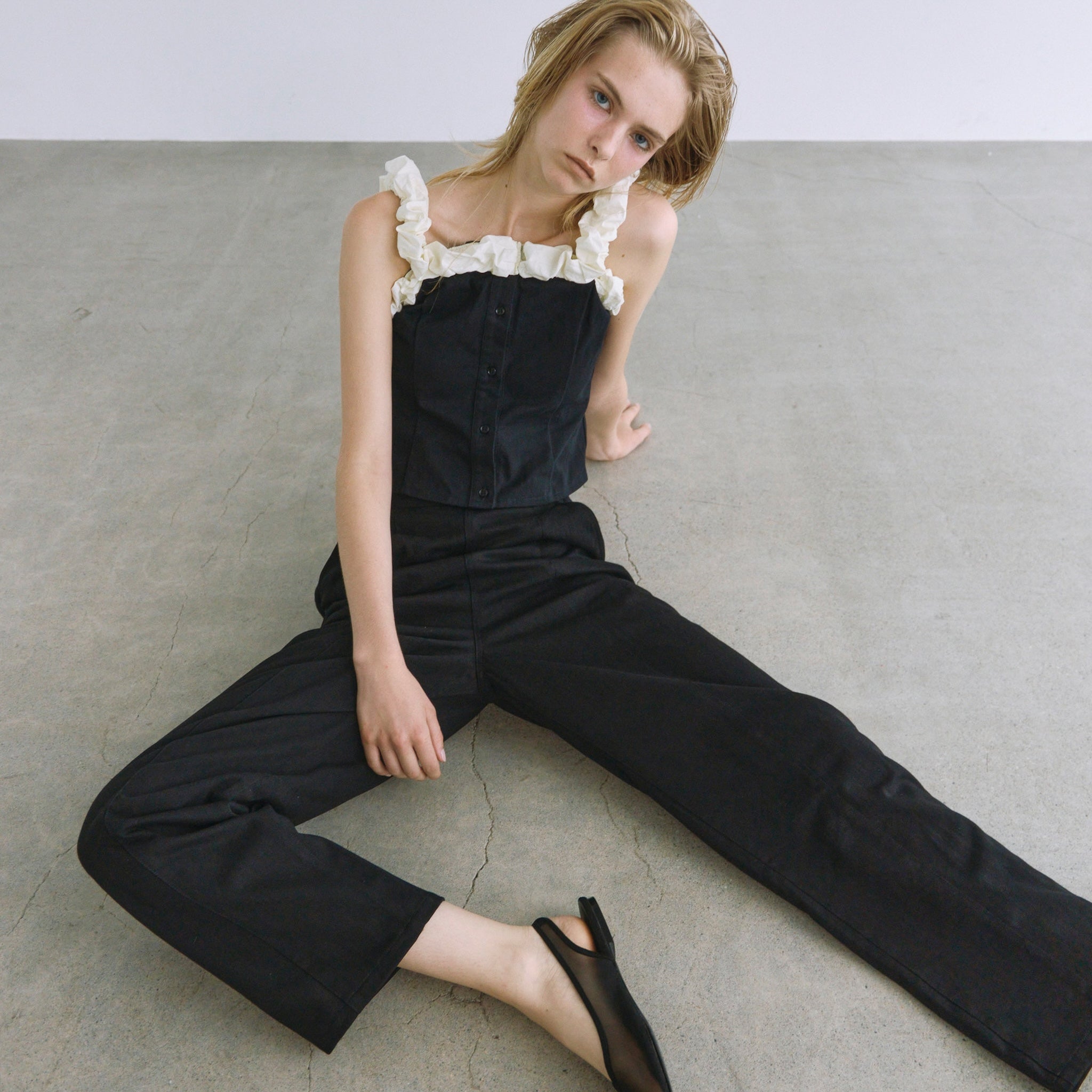 Center seam tapered pants