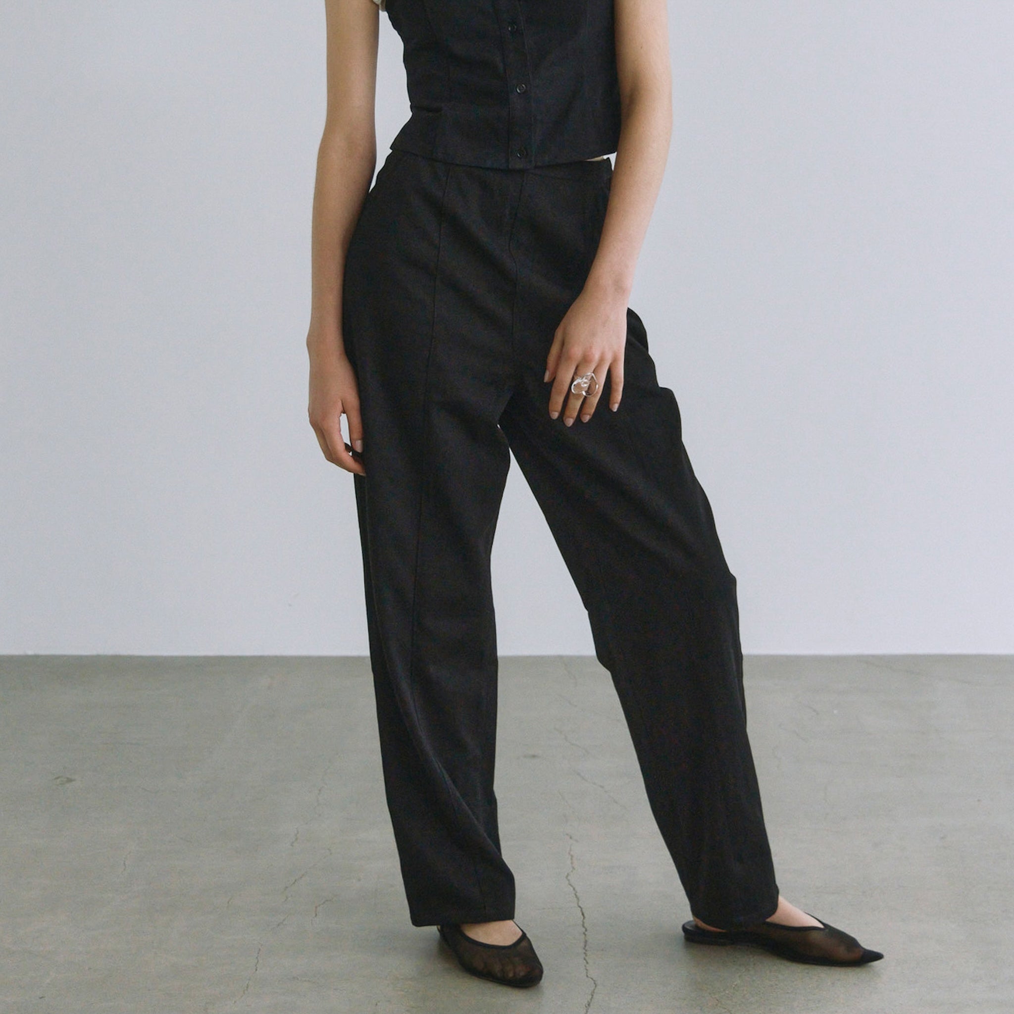 Center seam tapered pants