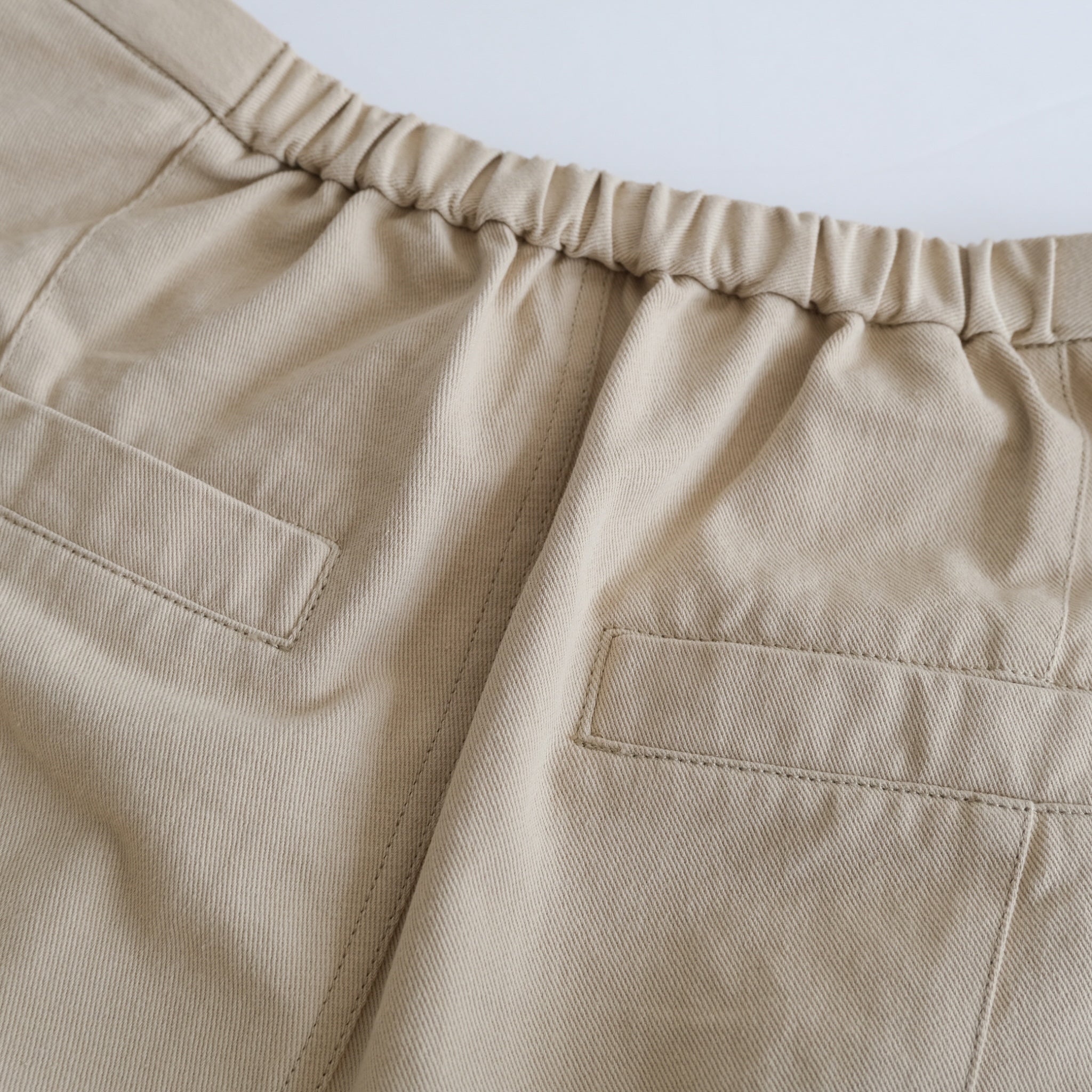 Center seam tapered pants