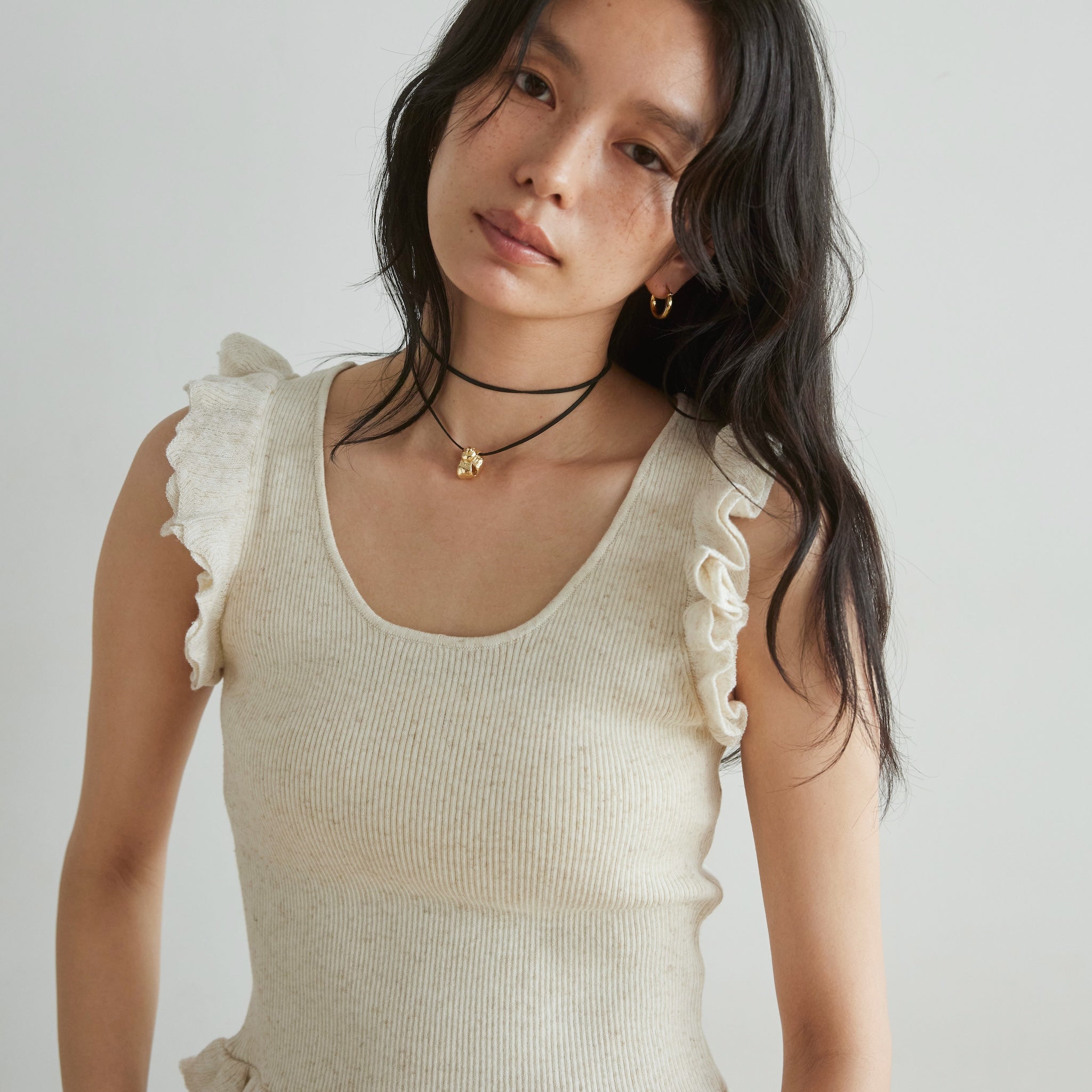 Shell silk cord necklace