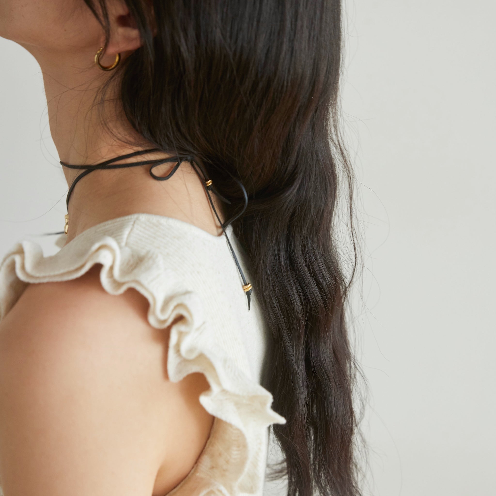 Shell silk cord necklace