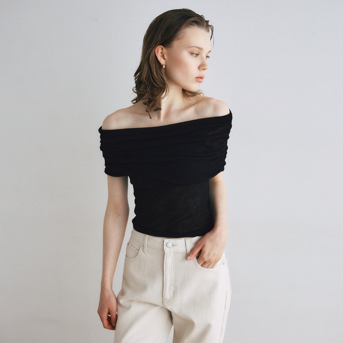 FineYarn RIB Knit Off-the-Shoulder Top