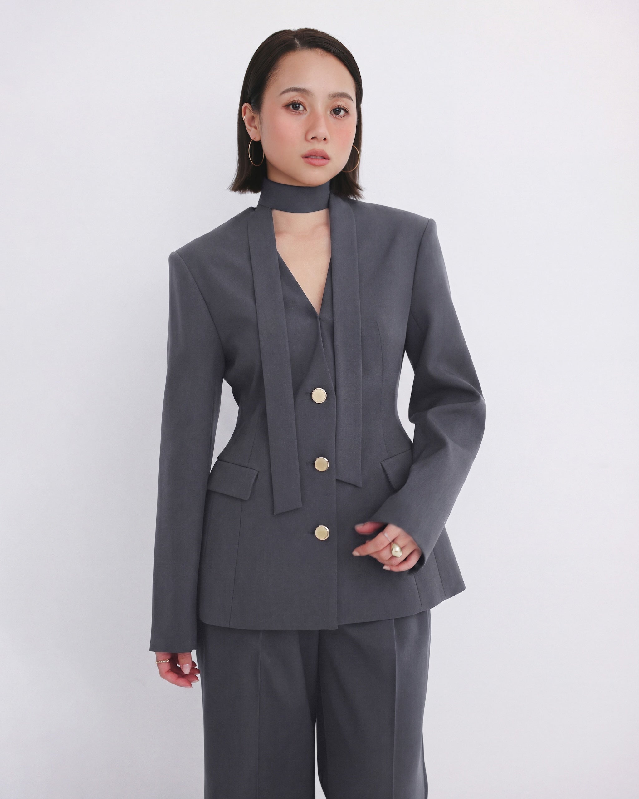 collaboration waist-shaping collarless jacket