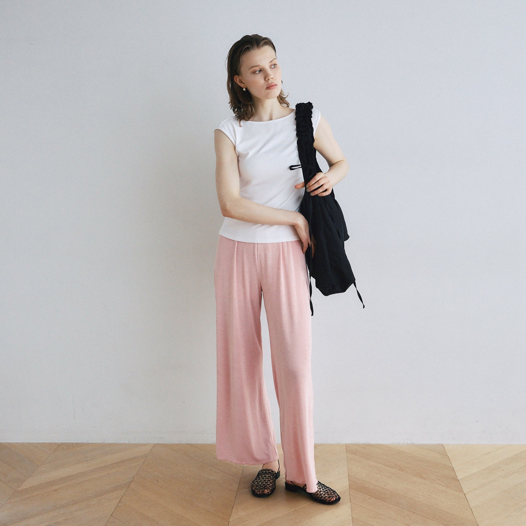 GLOSS RIBストレートパンツ