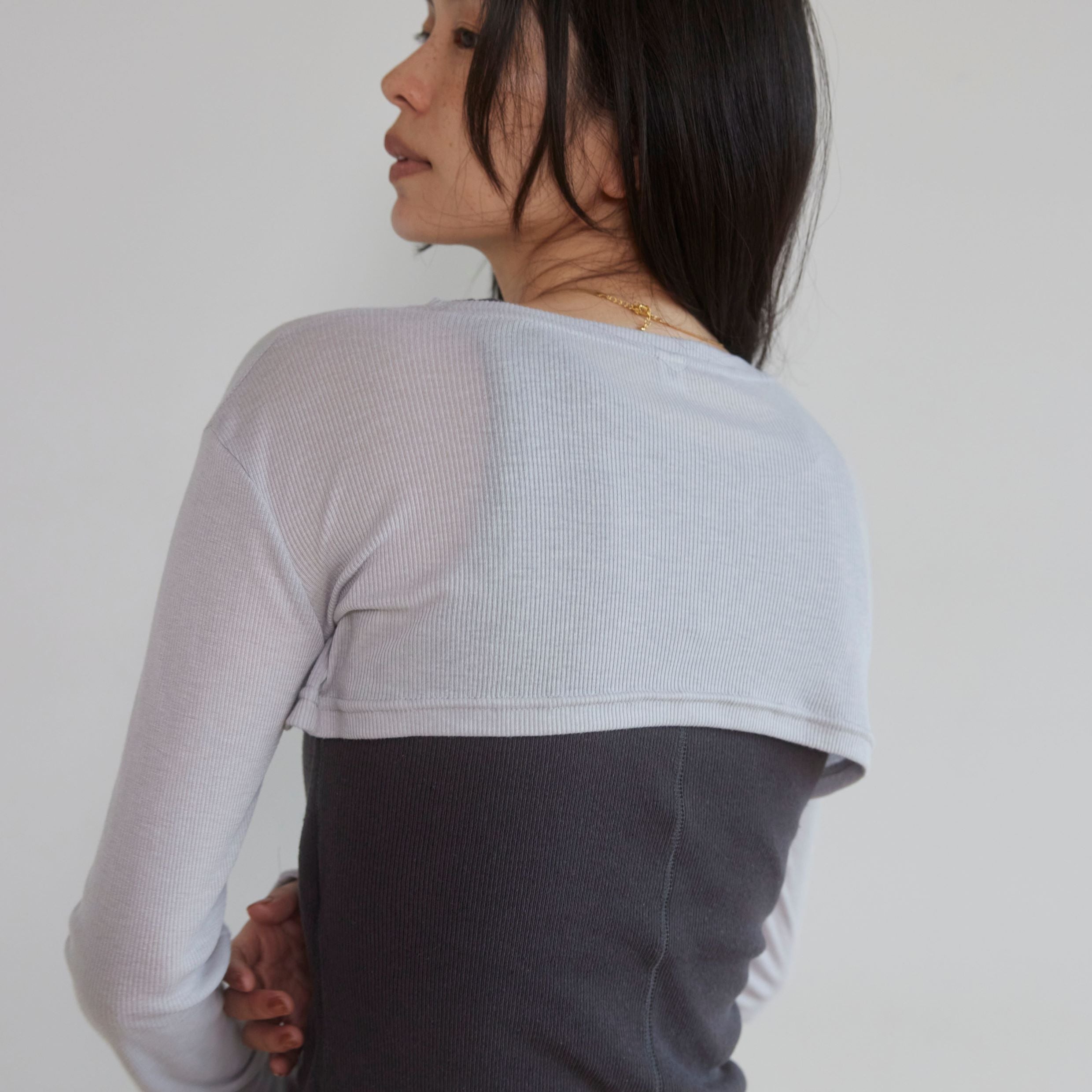 Airy RIB half cut mini top