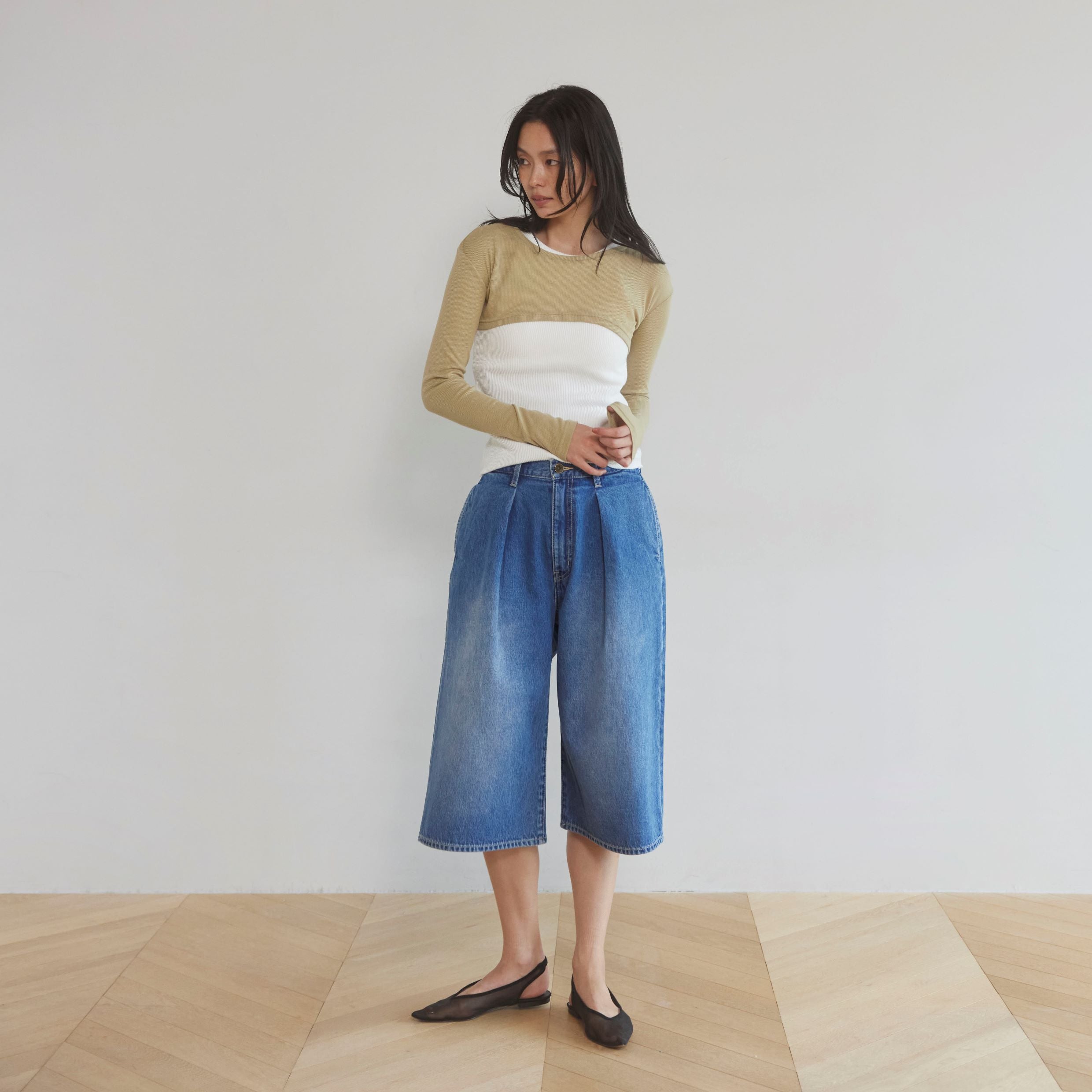 Airy RIB half cut mini top