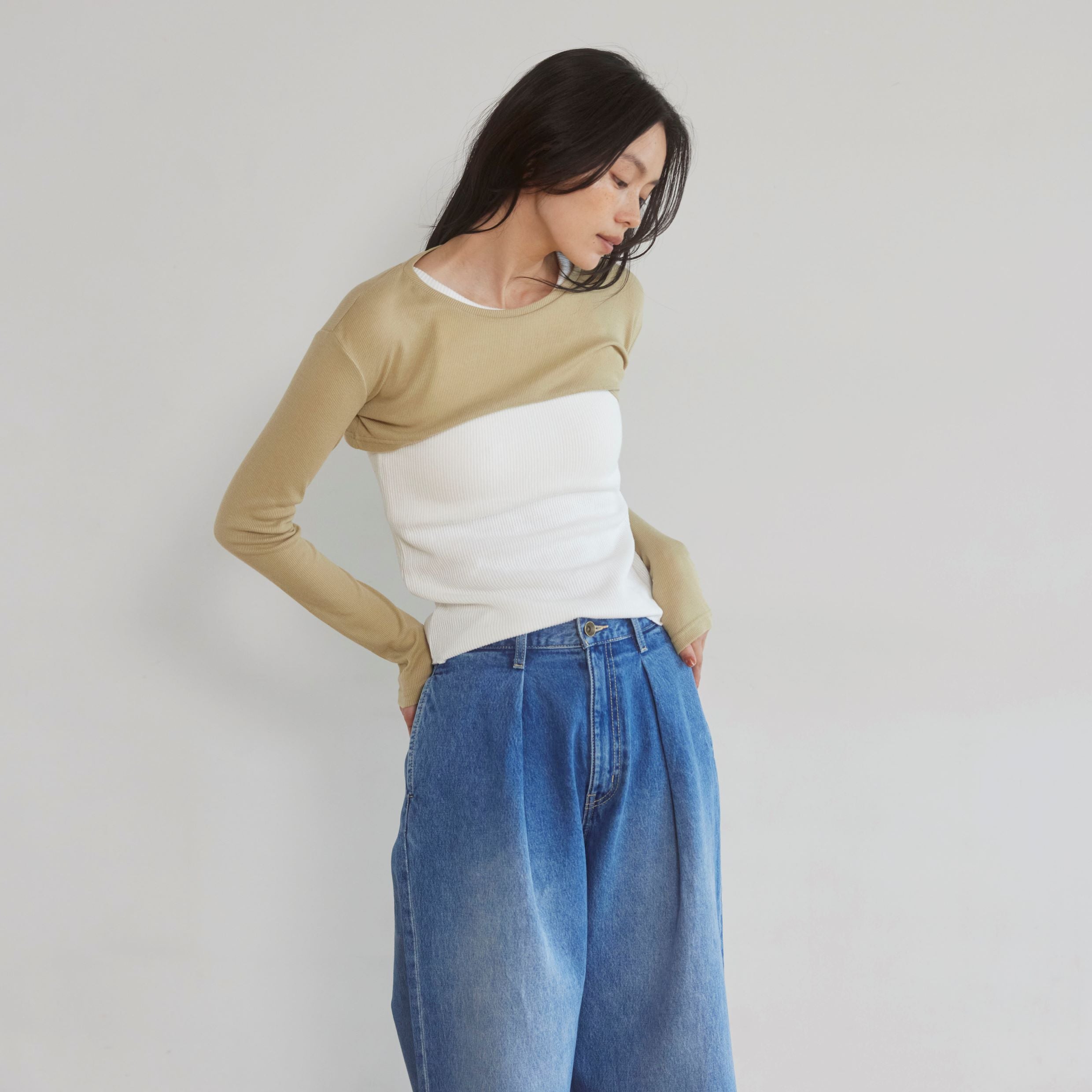 Airy RIB half cut mini top
