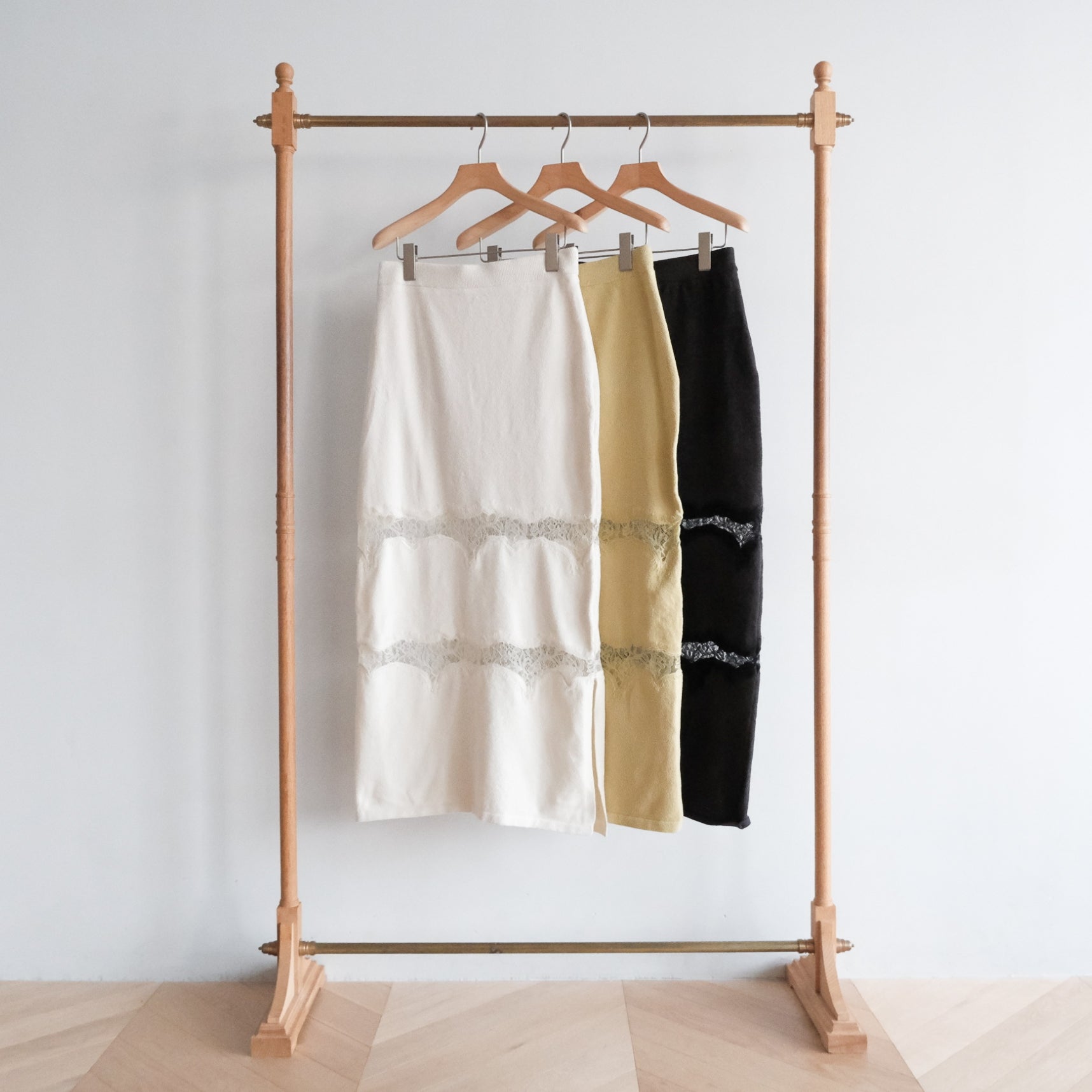 Curve lace Docking mall knit skirt