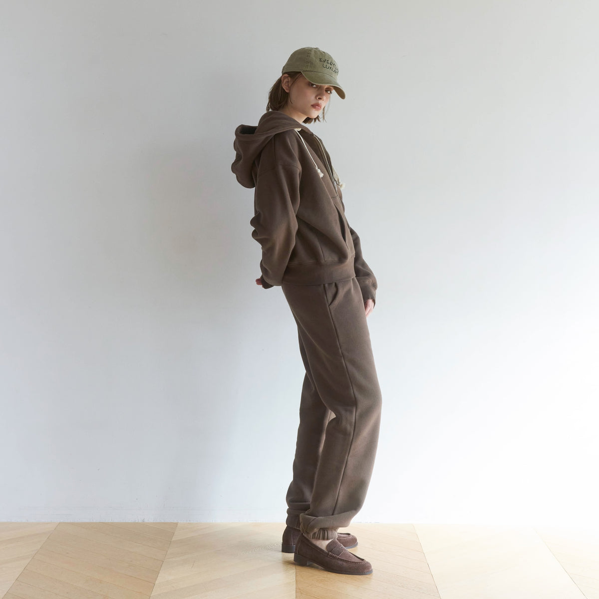 Volume Sweat waist gathered pants