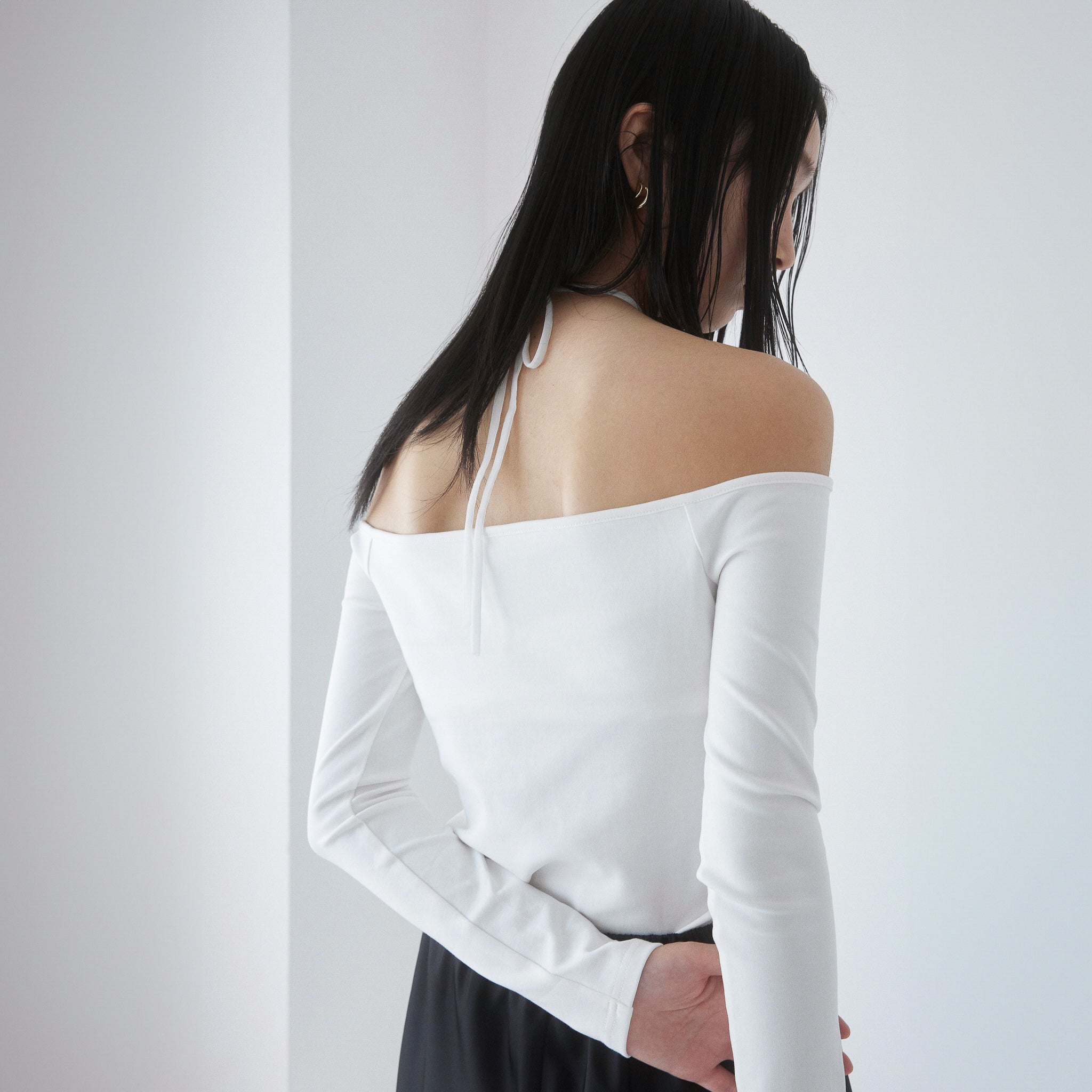 Moftyオフショルホルタートップス