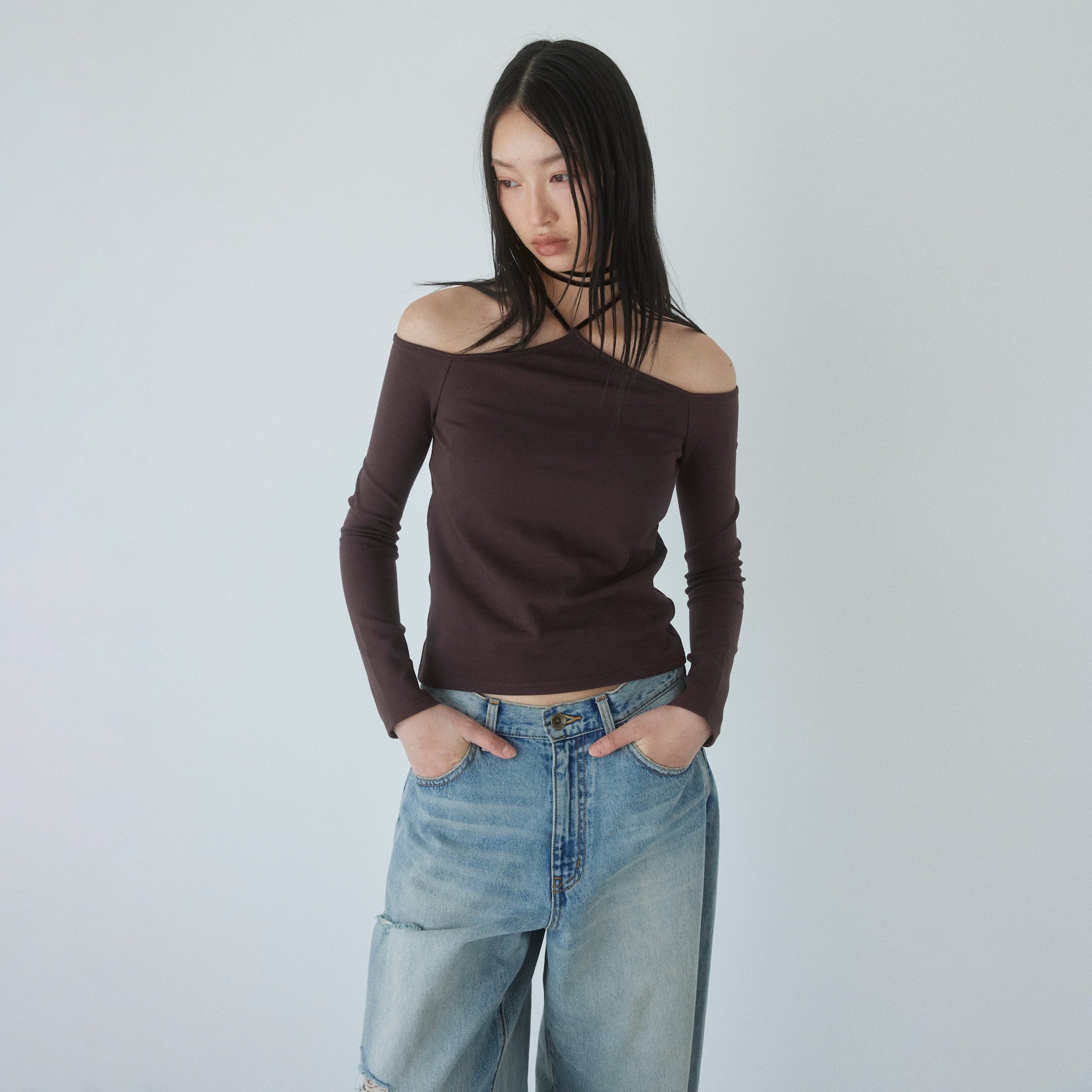 Moftyオフショルホルタートップス