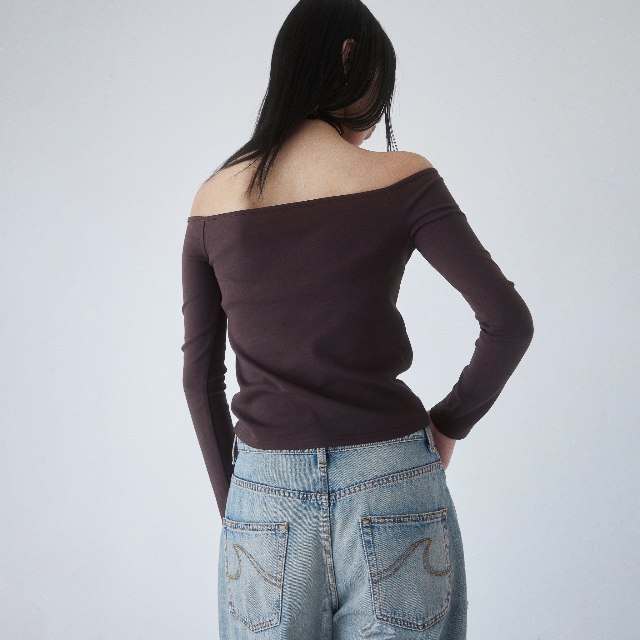 Moftyオフショルホルタートップス