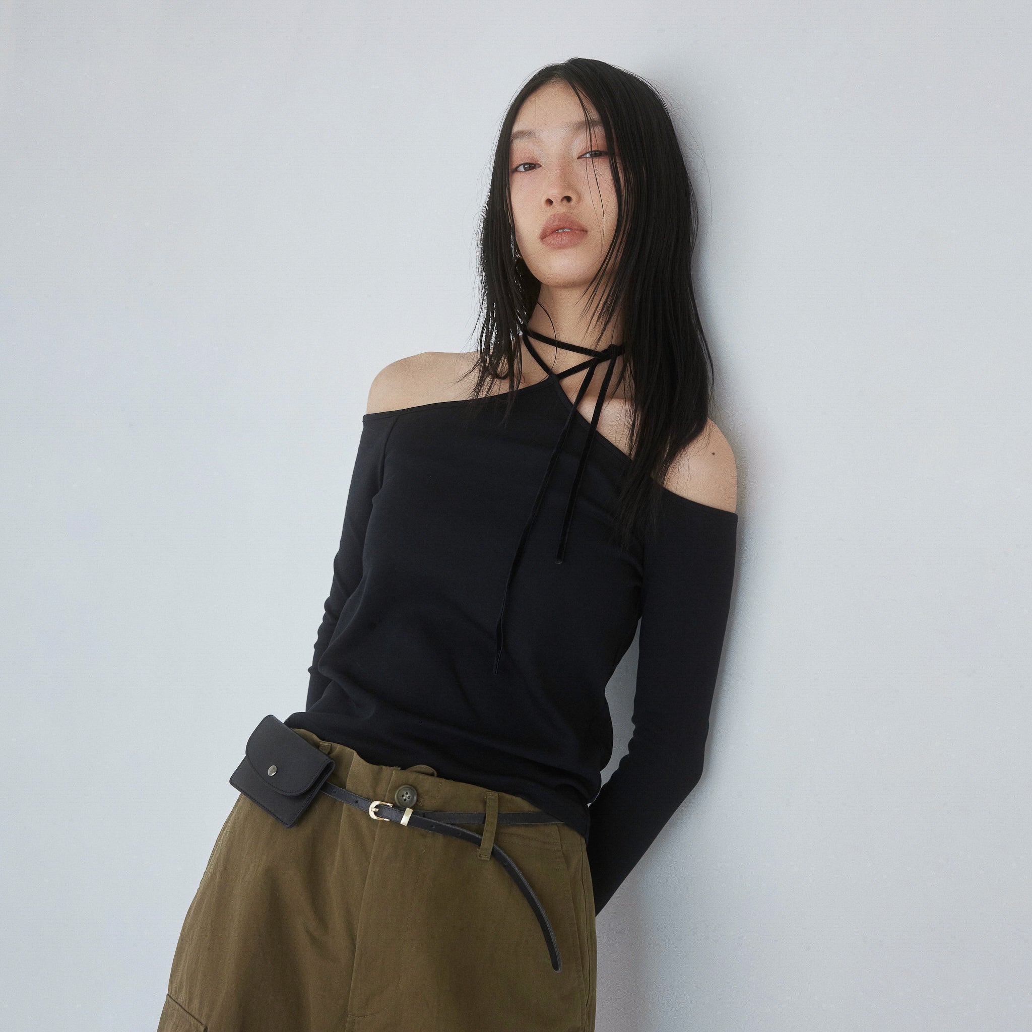 Moftyオフショルホルタートップス