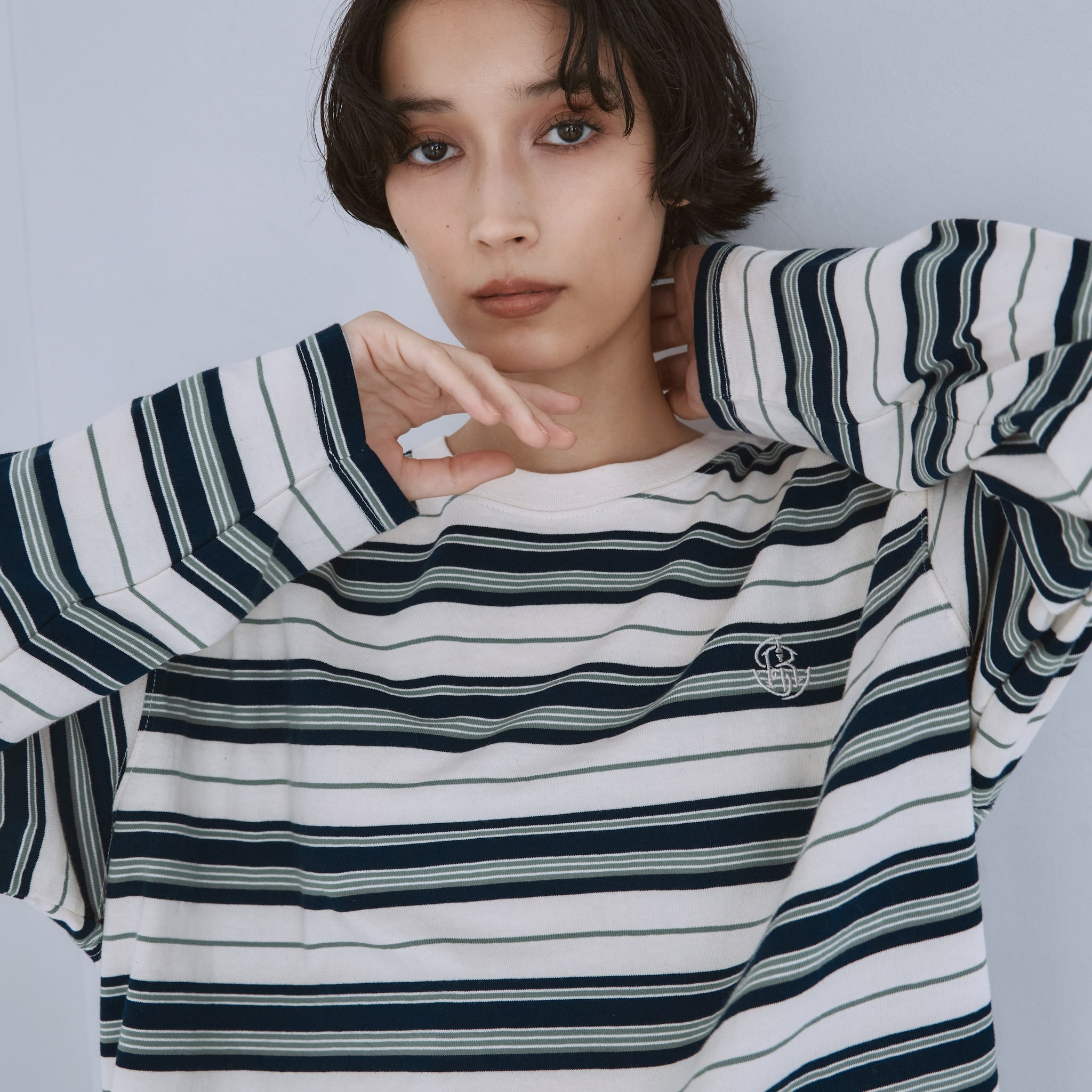 LogoマルチボーダールーズロンT