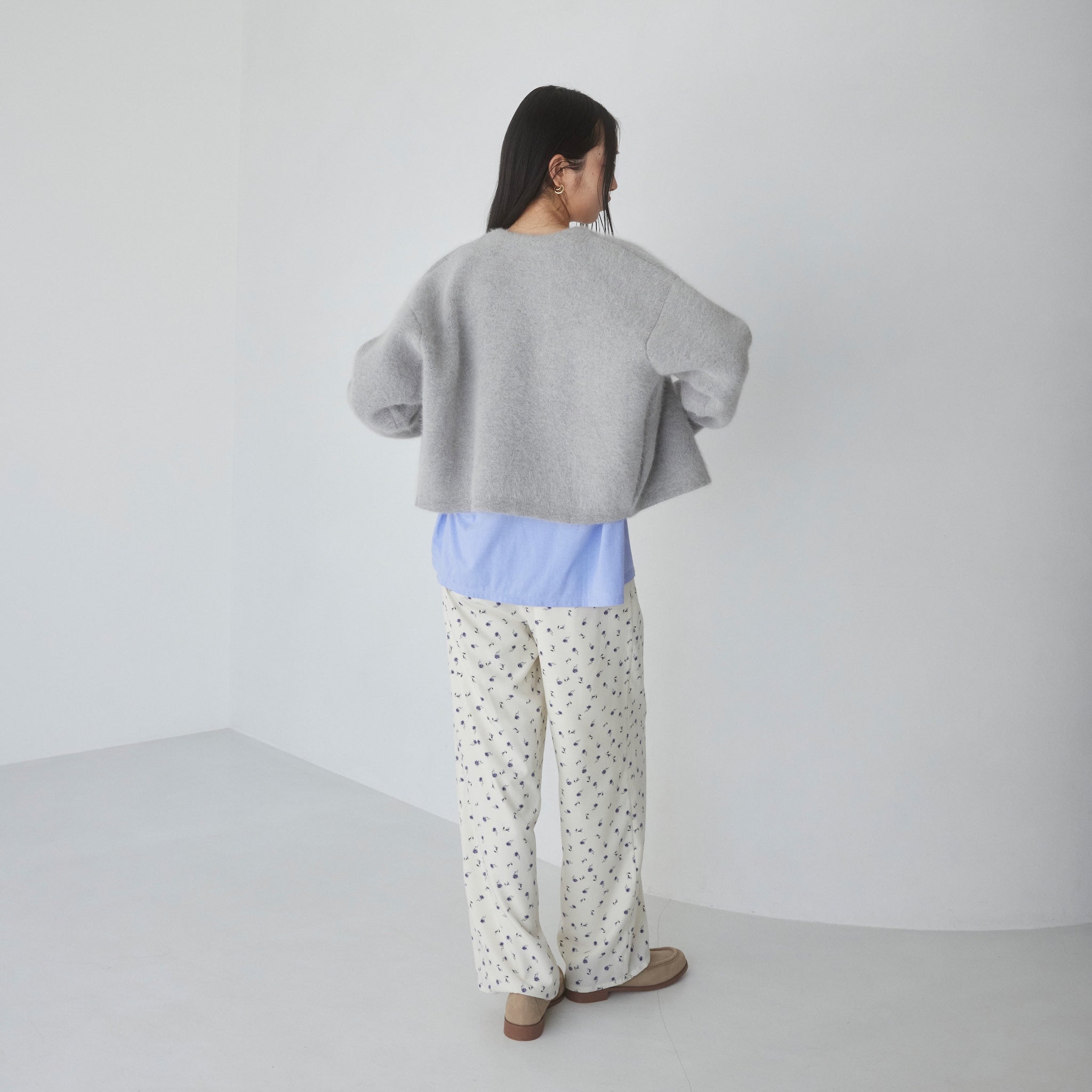 Mini flower tuck pants