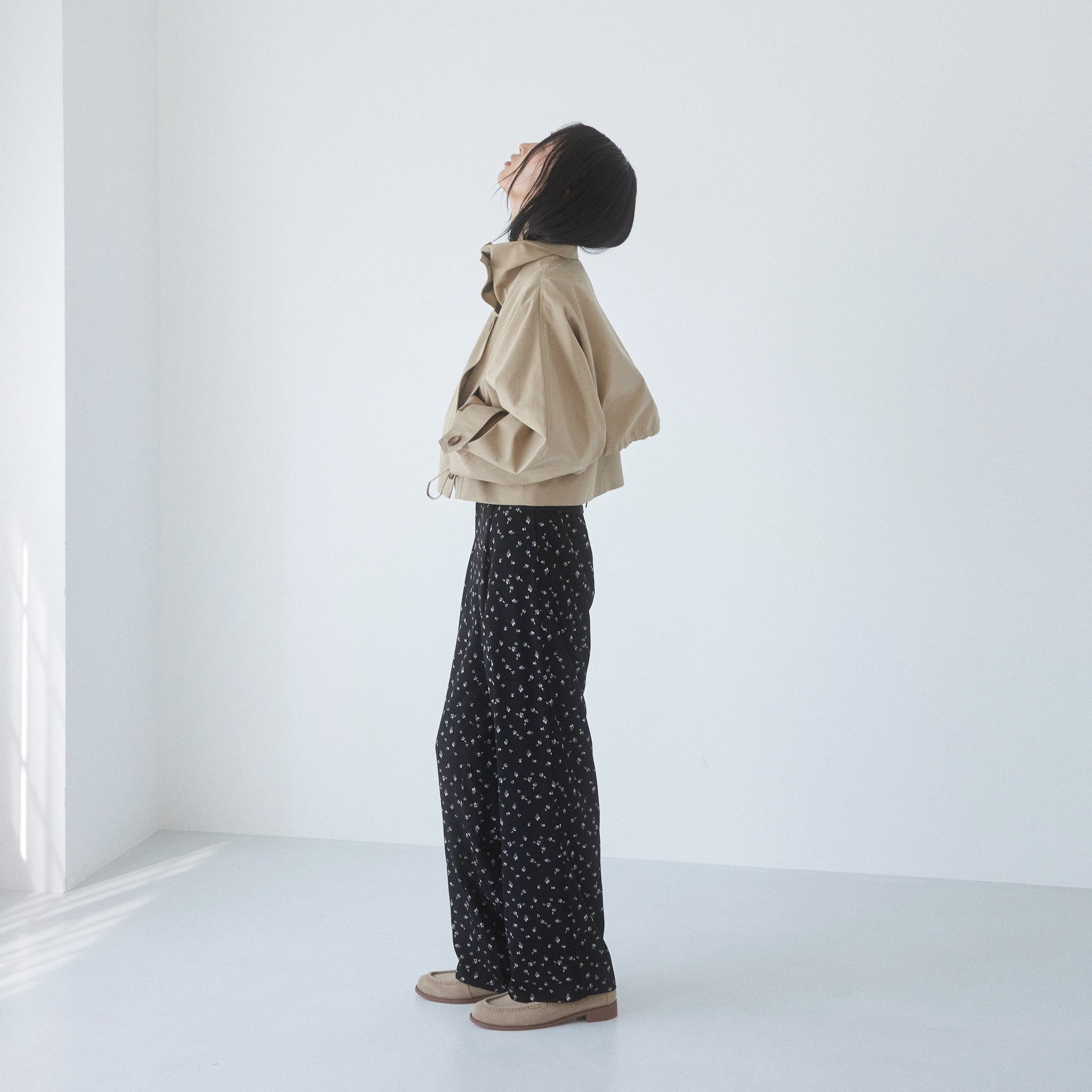 Mini flower tuck pants