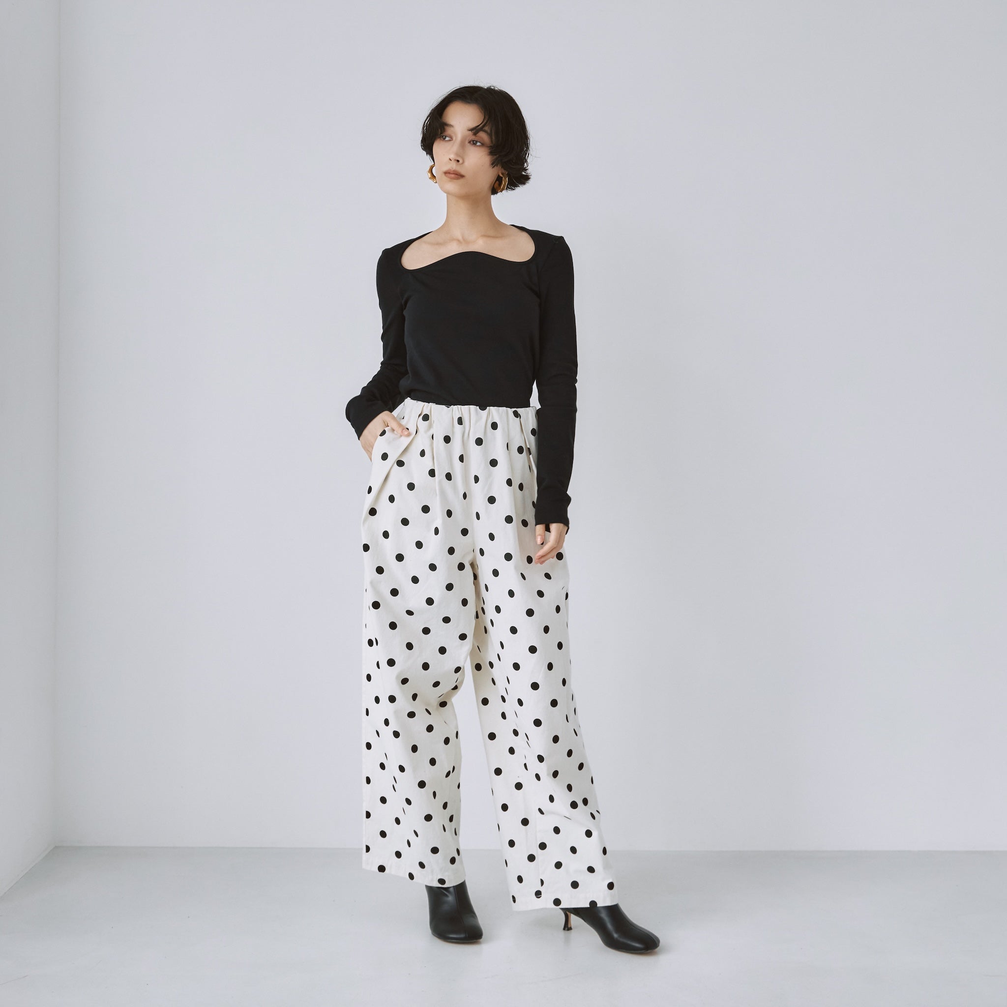 Brushed fabric gathered volume pants