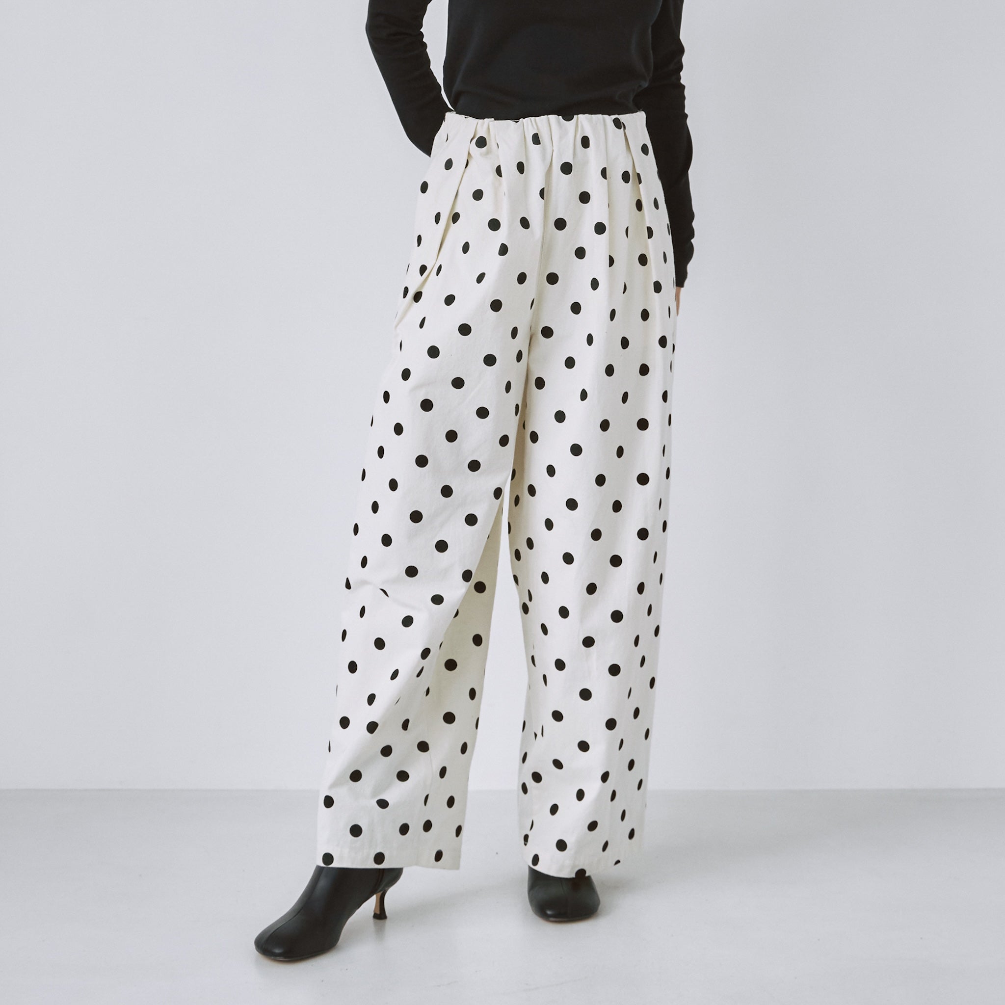 Brushed fabric gathered volume pants