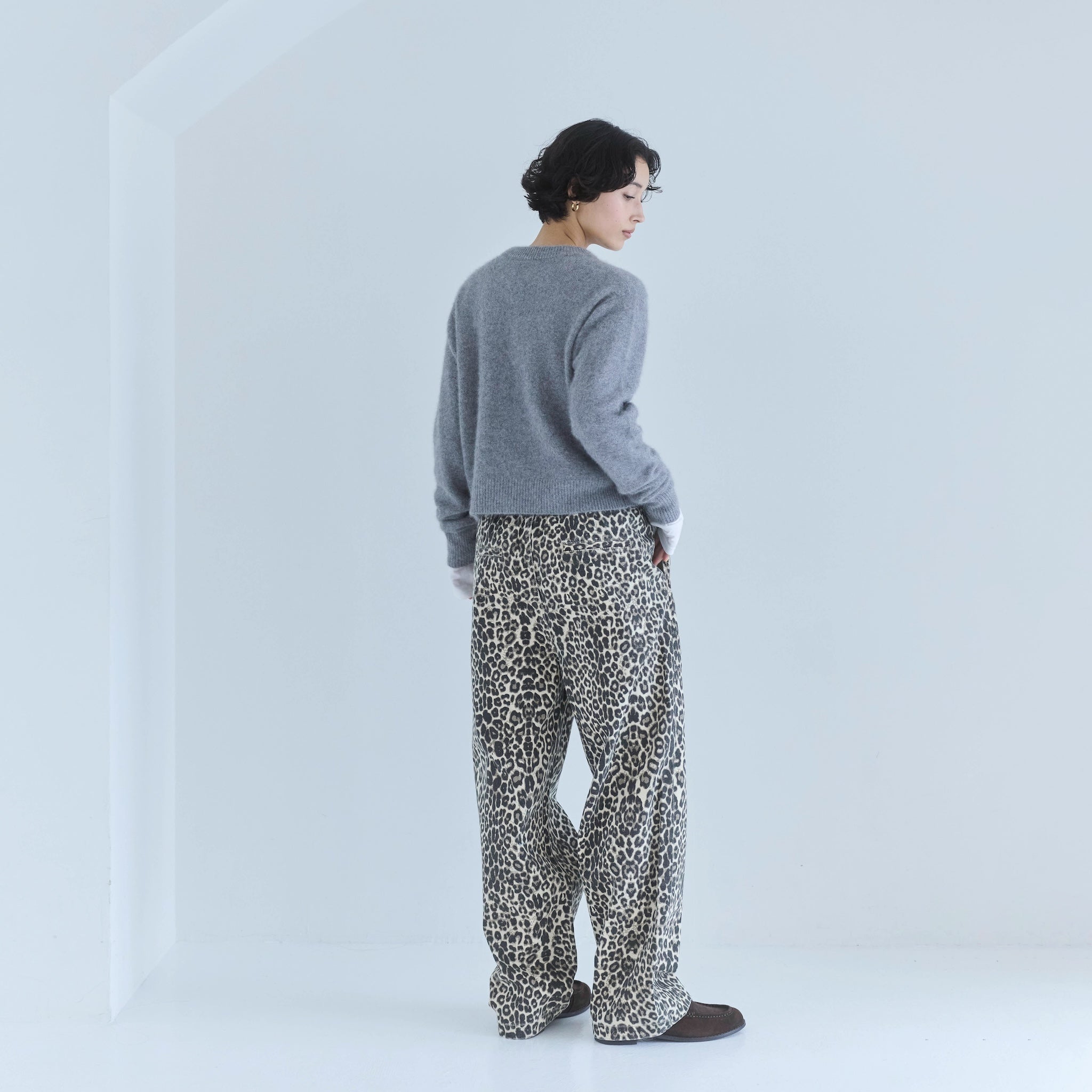 ウエストギャザーCanvasストレートパンツ