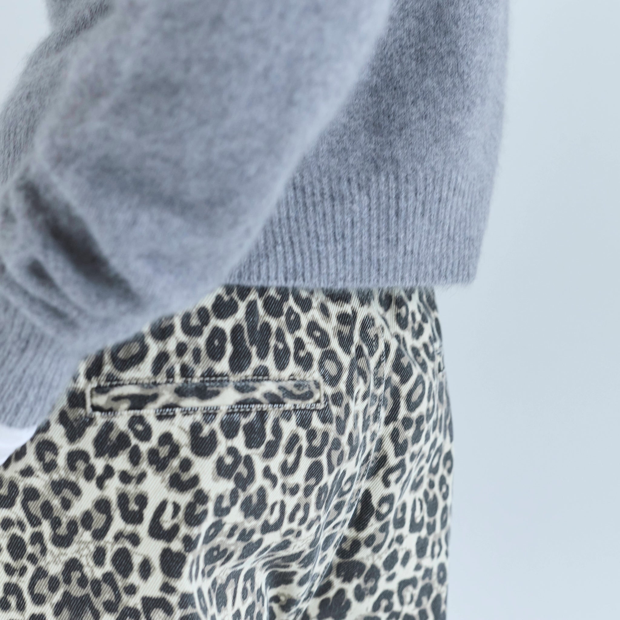 ウエストギャザーCanvasストレートパンツ